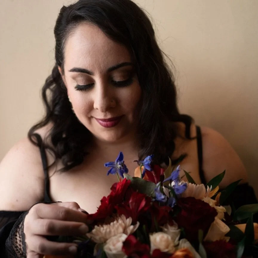 A gorgeous black dress to compliment this gorgeous Bride 😍
HMUA @meighanfromlush