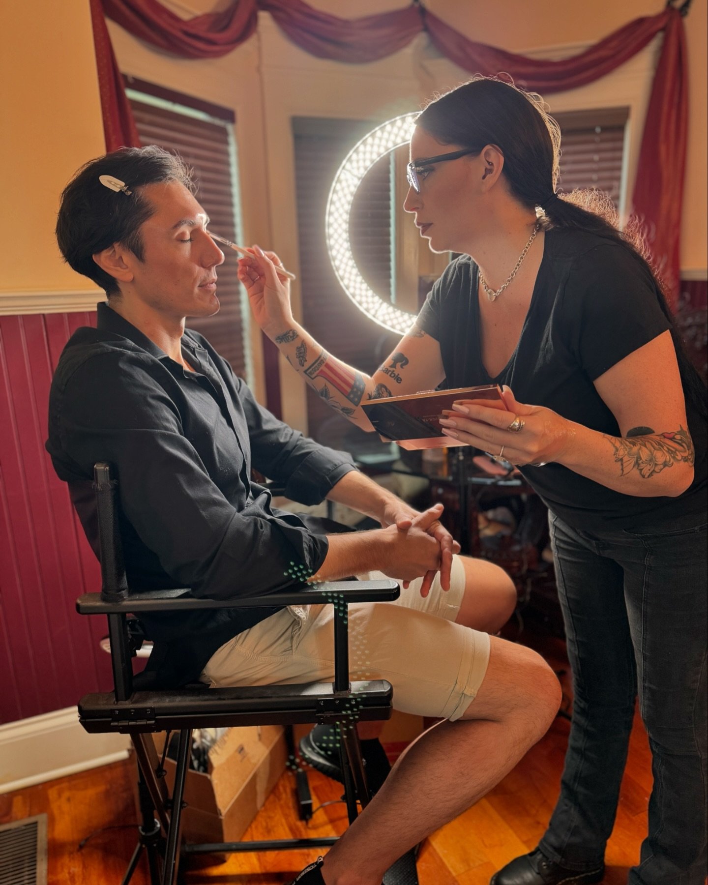 Here&rsquo;s a behind the scenes look at our team working together last weekend to bring these ACOTAR characters to life for @booklushevents Promo Weekend for their Night Court Ball March 8th, 2025! 

We did, hair, wig installs, makeup, tattoos, tatt