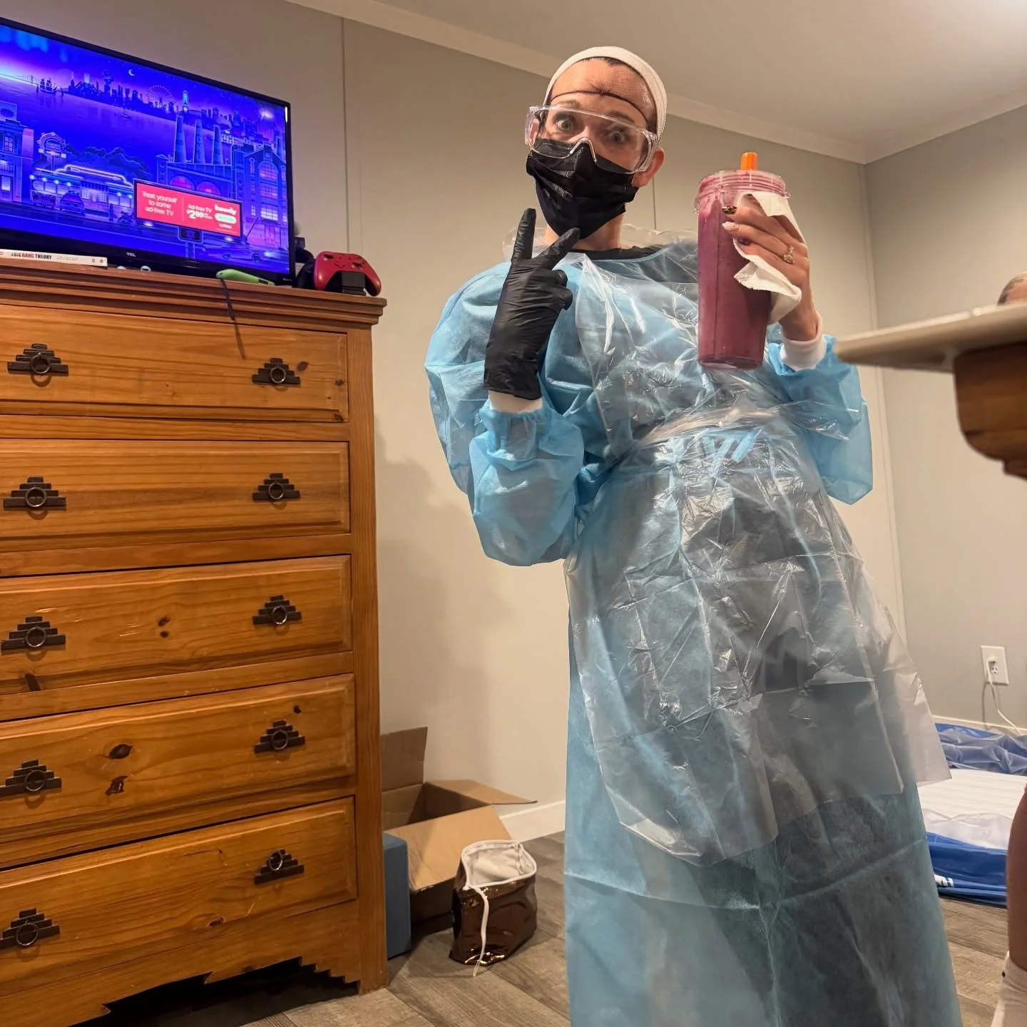 @withjoybirthandwellness is my biggest fan 🩷📸 Always a fun time prepping a placenta + making a placenta smoothie after a beautiful home birth!