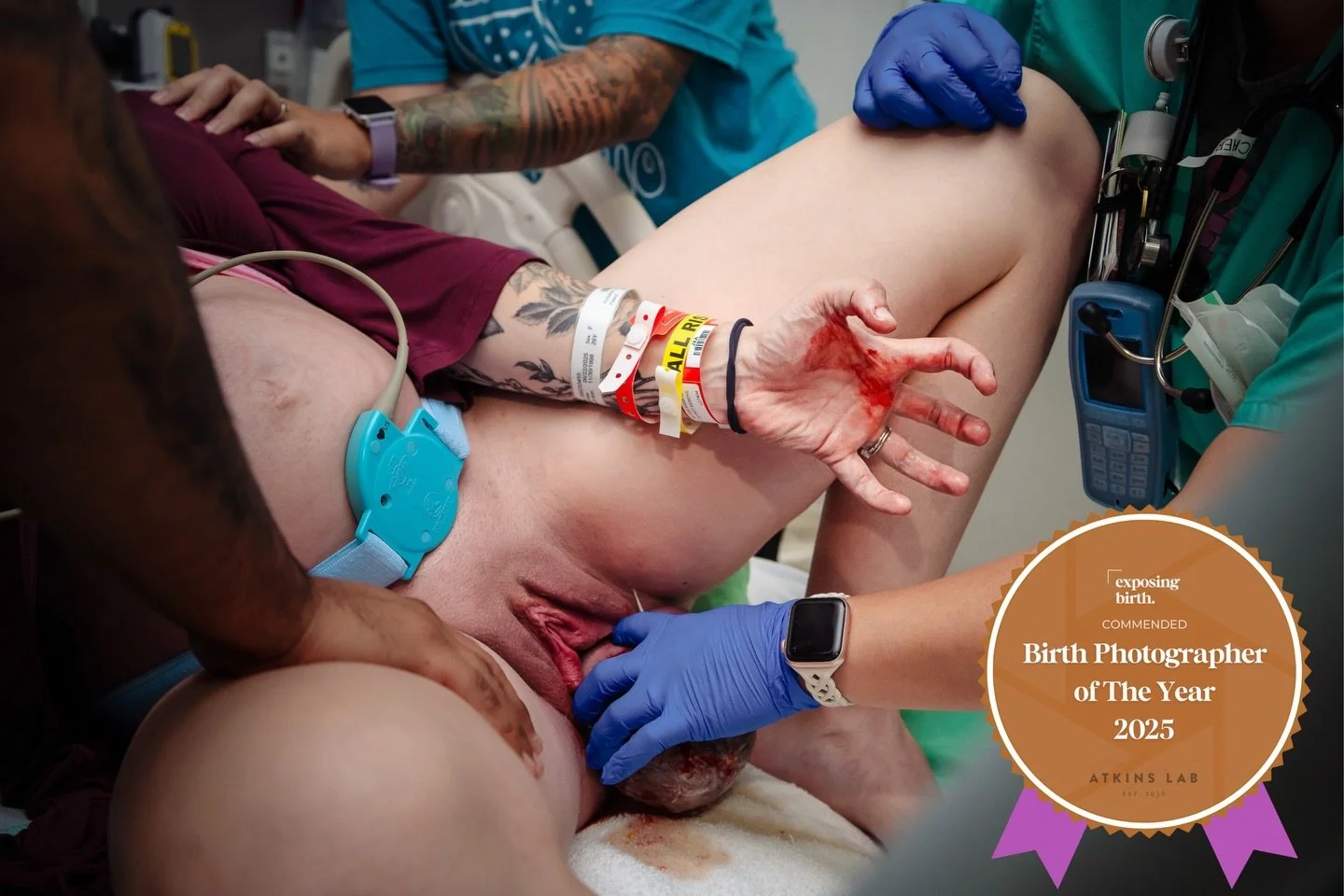 🏆Chaos. Connection. Creation.🏆 A little more &ldquo;graphic&rdquo; than my typical style, but an amazing look into the beauty of birth. If you&rsquo;ve given birth unmedicated, that hand tells it all. I love how this mom&rsquo;s support team is rea