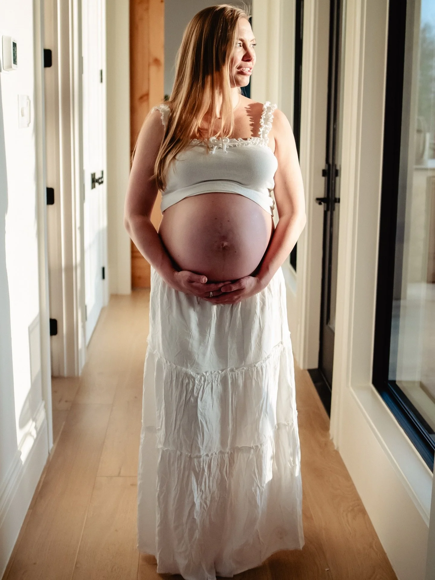 A dreamy in-home maternity session✨