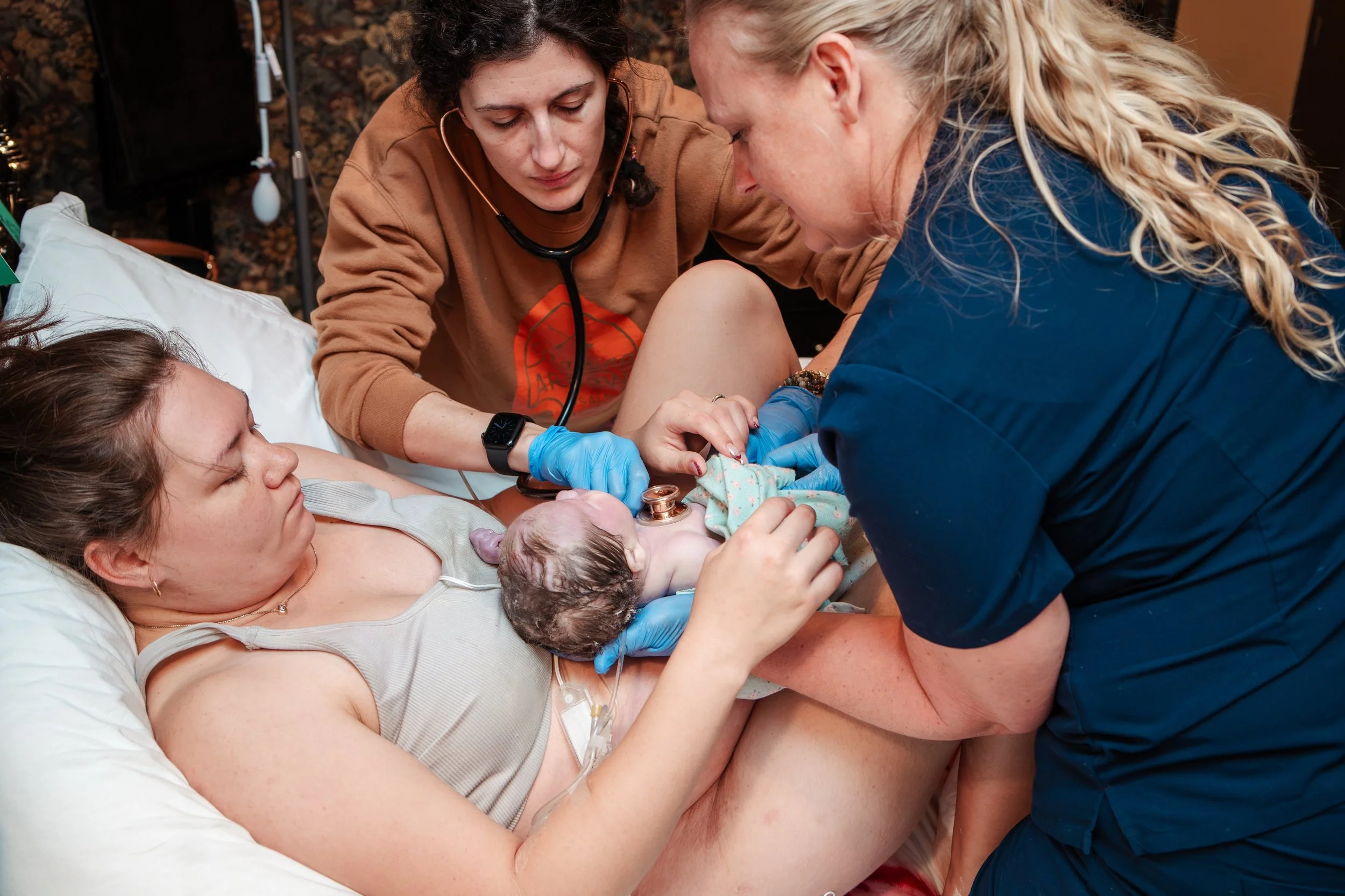 Couldn&rsquo;t have asked for a more perfect birth to attend during National Midwifery Week!

Watching these midwives do what they do best: patiently watching, assessing, trusting, and waiting. No rushing. No unnecessary interference. Just being pres