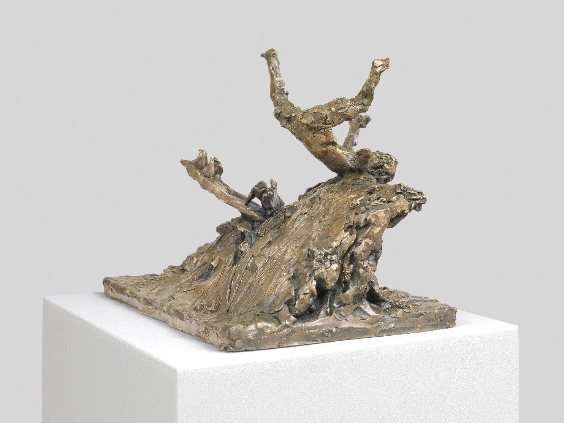WEB_Wipeout,-Todd-Bienvenu,-2021.-Bronze.-32-x-35-x-28-cm_Side.jpg