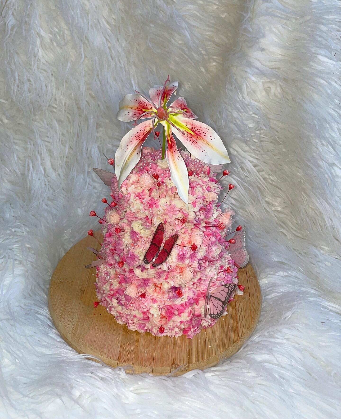 🎀 𝐸𝓋𝑒𝓇𝓎𝒷♡𝒹𝓎 𝖑𝖔𝖛𝖊𝖘 𝖕𝖎𝖓𝖐💅🏼 mini tiered funfetti cake for a bday princesssa

#cake #cakedecorating #cakes #birthdaycake #chocolate #food #dessert #cakesofinstagram #birthday #cakedesign #instafood #baking #foodporn #yummy #cakestagra