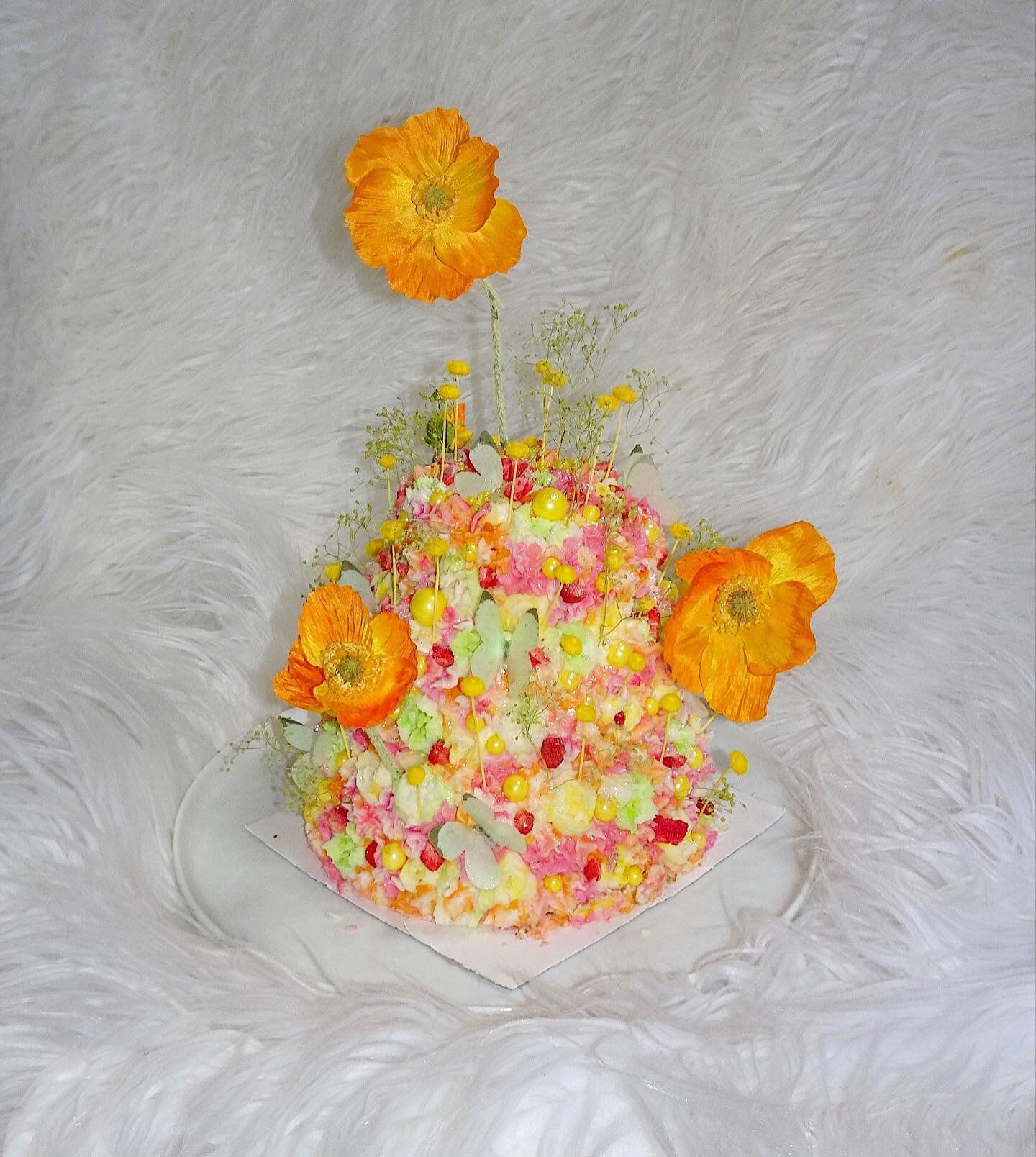 💐𝓖𝓮𝓶𝓲𝓷𝓲 𝓛𝓸𝓿𝓮 𝓢𝓸𝓷𝓰💐 Chai and Almond mini cake 🎂 

#cake #cakedecorating #cakes #birthdaycake #chocolate #food #dessert #cakesofinstagram #birthday #cakedesign #instafood #baking #foodporn #yummy