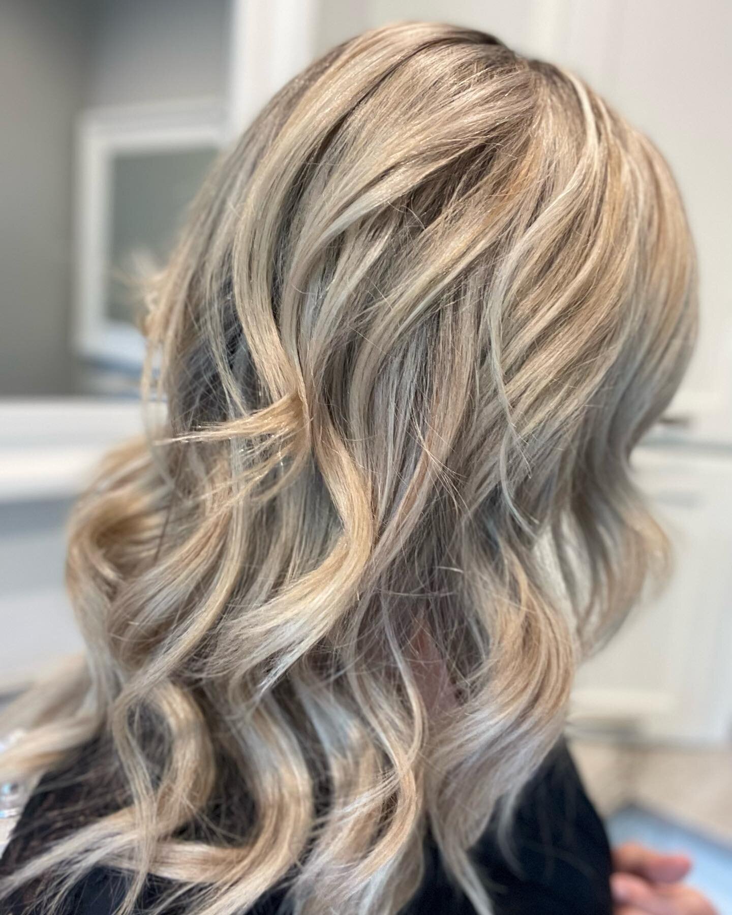 Want to look amazing this weekend with no effort at all? Get into Crown salon for a Luxury blowout and makeup touch up 10am-2-pm today #saratogasprings #saratoga #upstateny #saratogaspringsny #albany #albanyny #cliftonpark #newyork #upstatenewyork #b