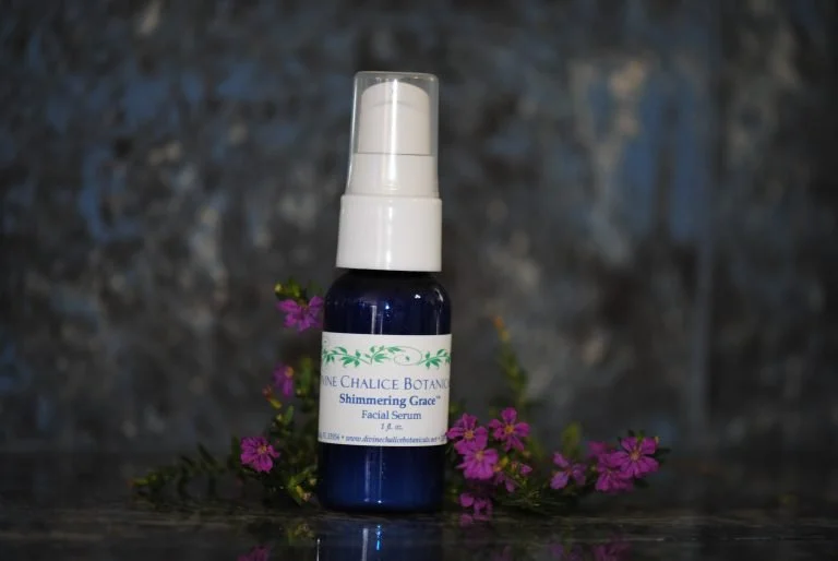 Shimmering-Grace™-–-Facial-Serum-768x514.jpg
