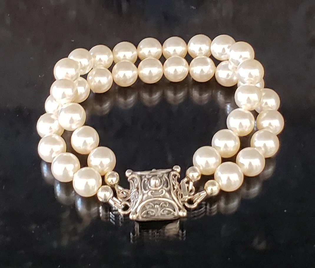 Elegant Swarovski® Crystal Pearls Light Cream Bracelet