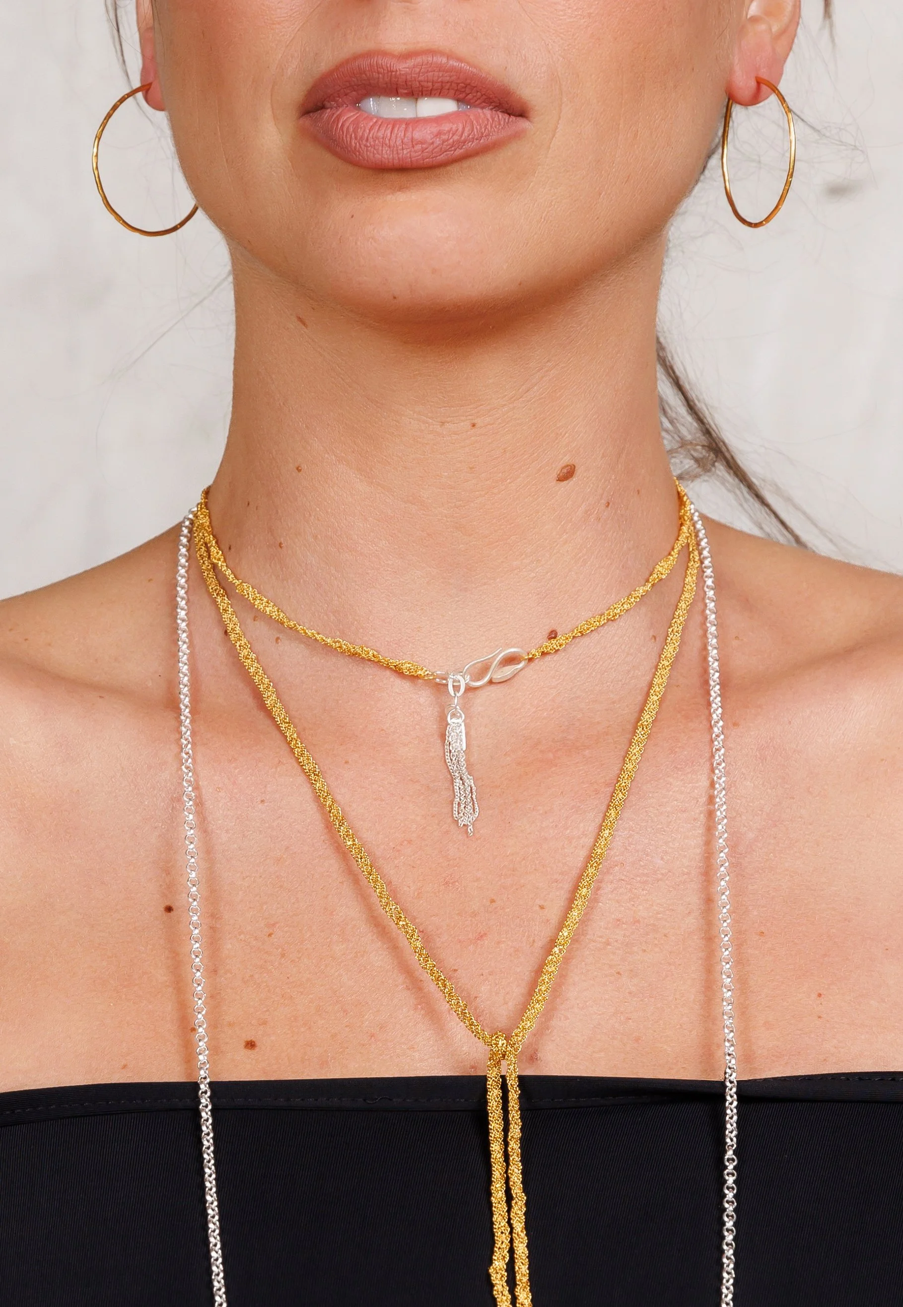 Cholita Choker