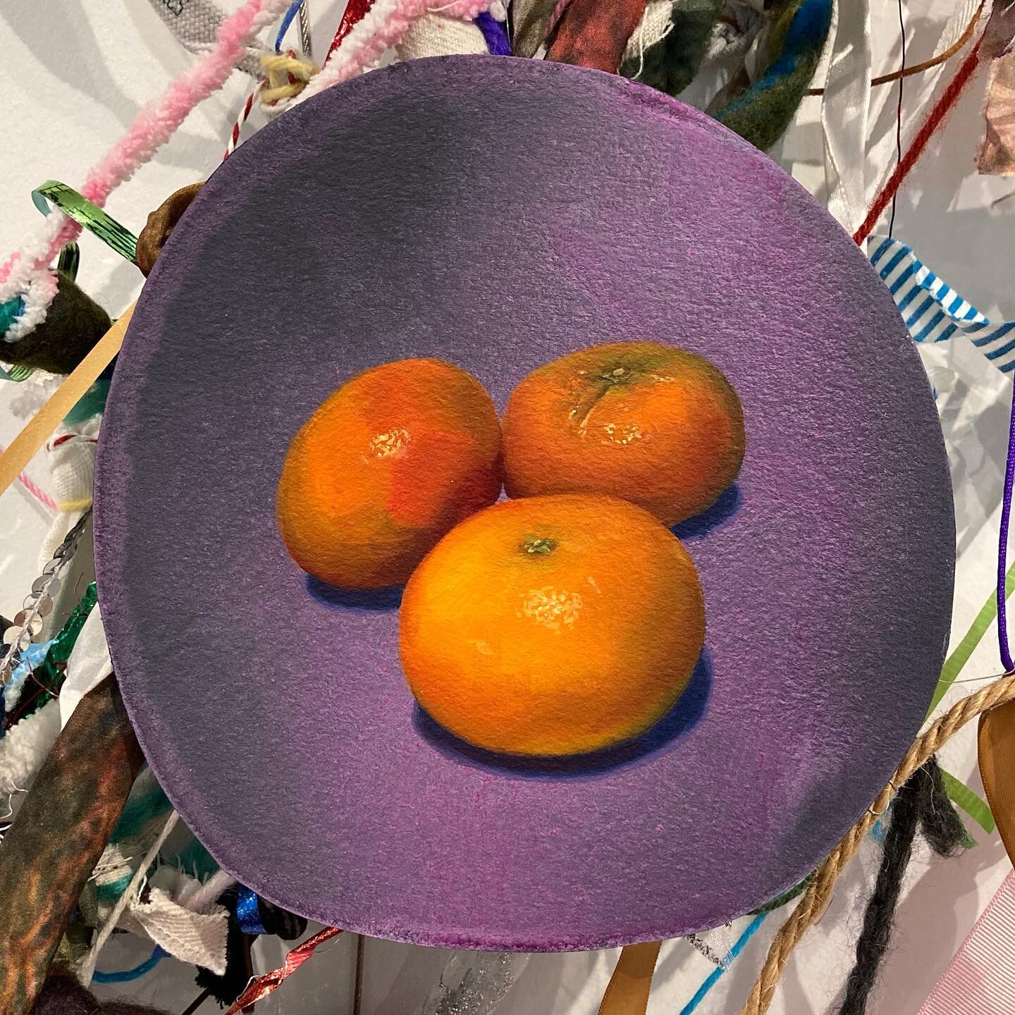 Come by the gallery today for some clementines! 🧡💜

&lsquo;Spellbound&rsquo; opening reception 2 - 5 pm
@lesliegrovegallery 
Saturday September 24

#orange #openings #torontoartopening #torontotoday #torontoartscene #artgallery #torontoartgallery #