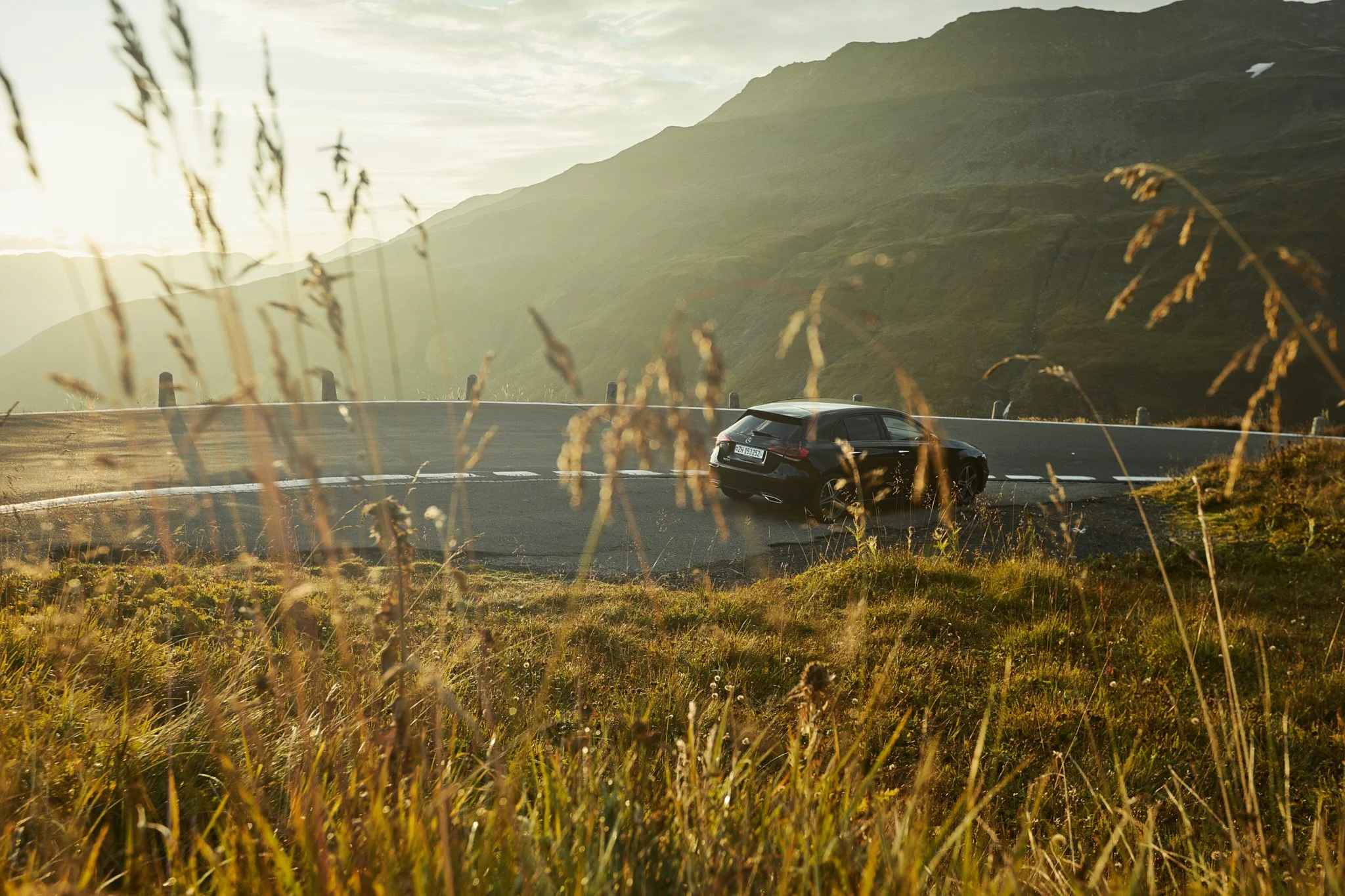 mbsocialcar a klasse mercedes-benz reflektionen roadtrip grimselpass furkapass sustenpass berge schweiz auto landscapes