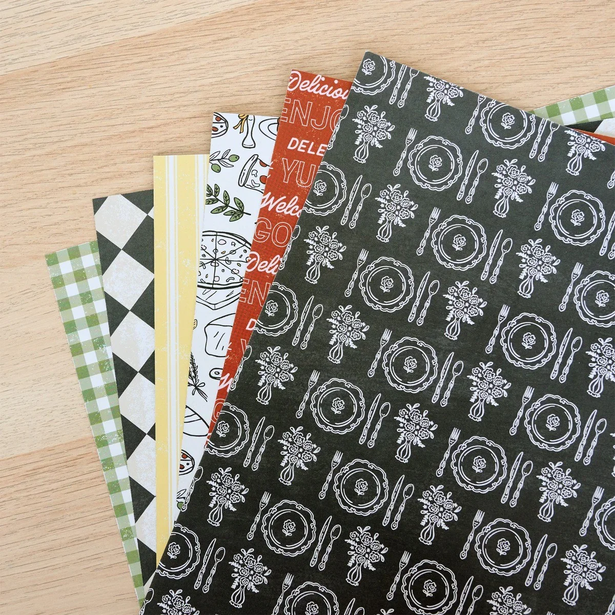 creative-memories-q1-2026-ae-delicious-memories-paper-pack-664909-02.webp