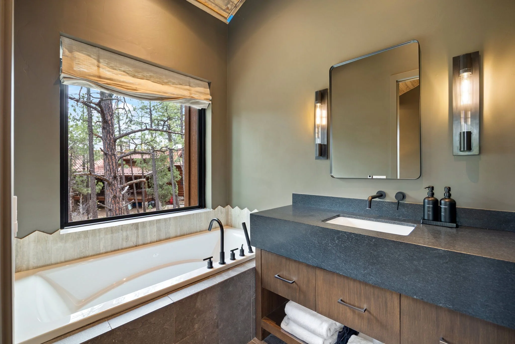 2441SMonkshoodRd-ShowLow-AZ-47.jpg