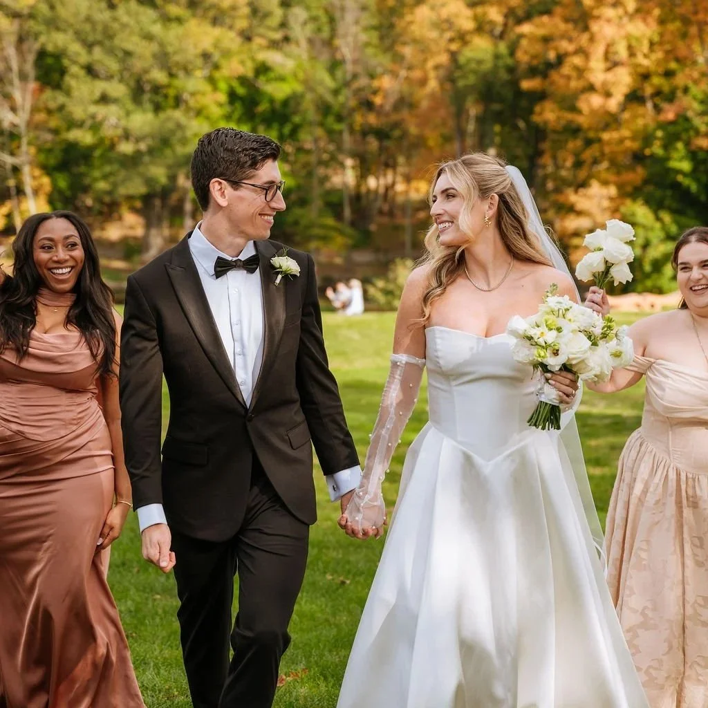 A Fall Wedding at Waveny House: Neutral Florals, Candlelight, and Effortless Connecticut Elegance