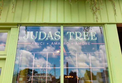 Judas Tree, bar in Niagara Falls, photo 2 of 5