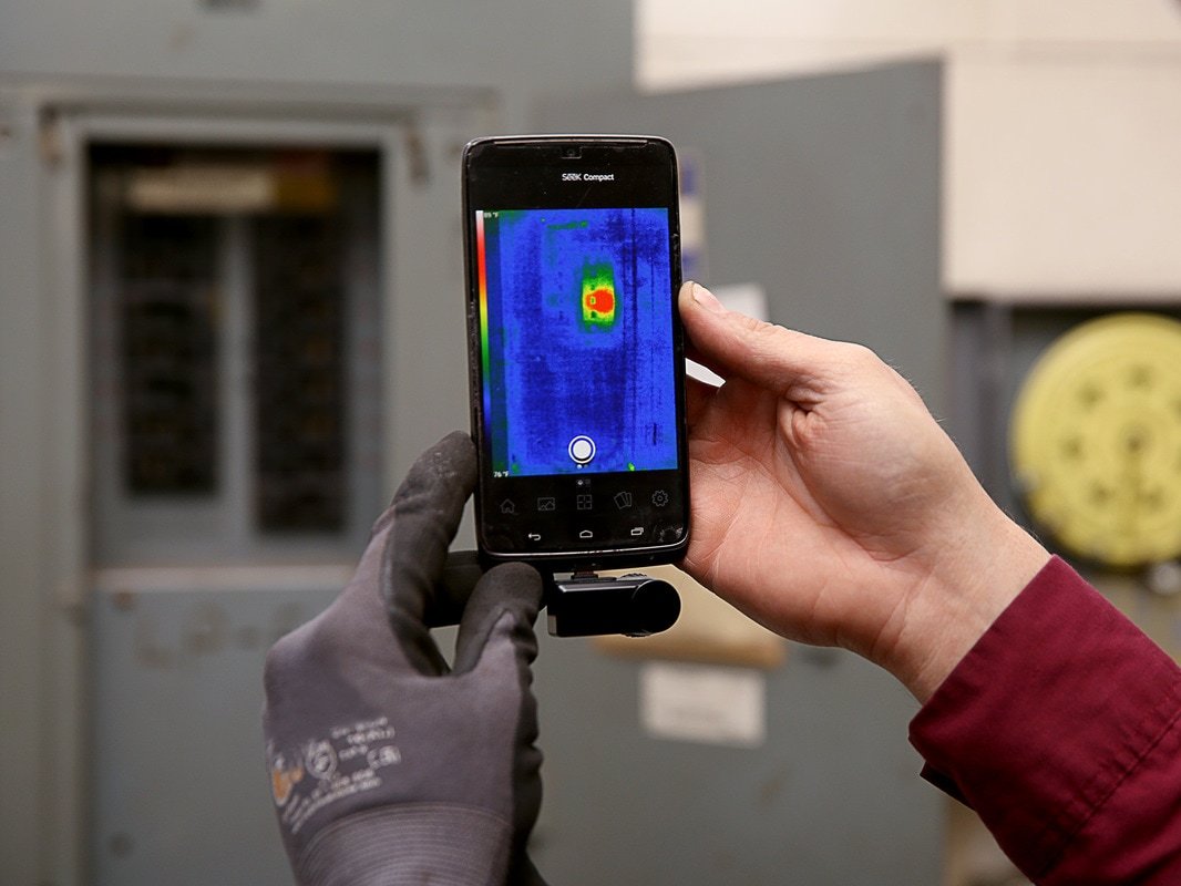 LW-AAA Seek Thermal iPhone (Copy)