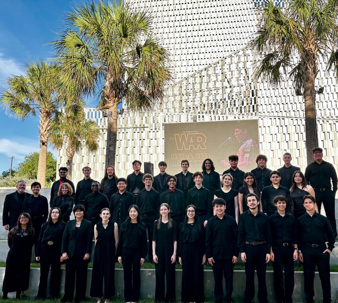 Congratulations to the 2025 senior class of the @yosa49 Philharmonic. Let&rsquo;s play a great show tonight at @tobincentersa #conductor #conductorlife