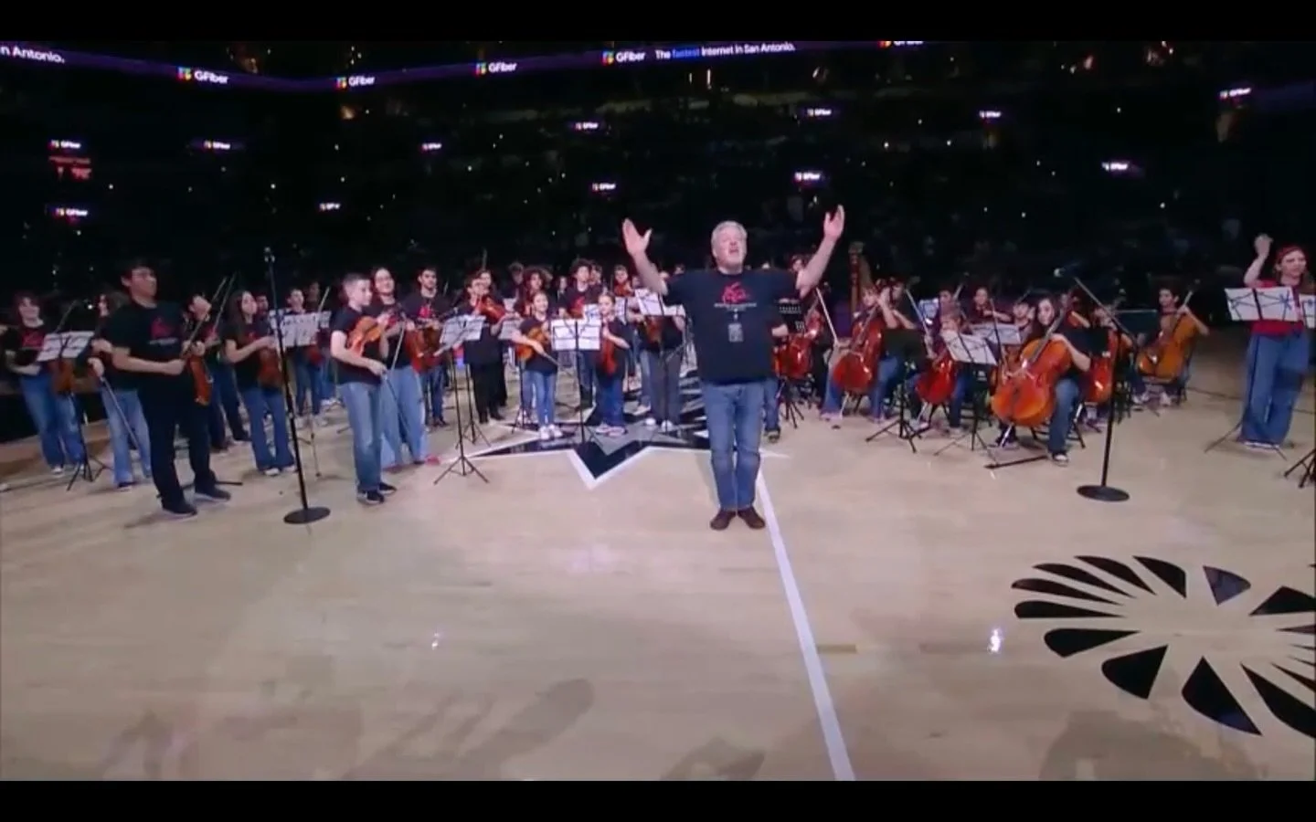 Always fun to bring @yosa49 musicians to play a @spurs halftime!