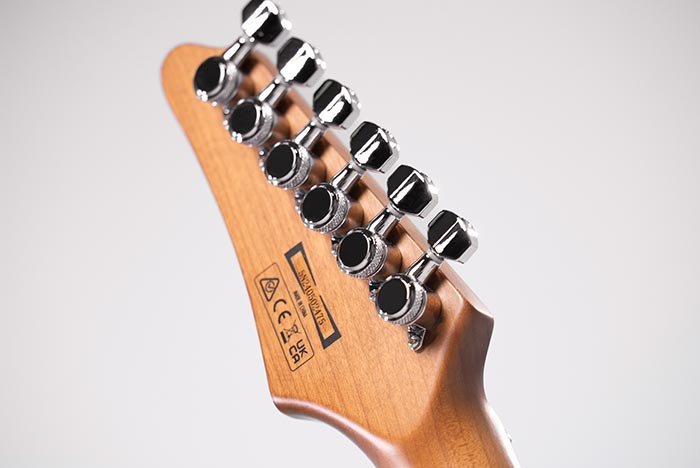 feat_AZ24S1F_machinehead.jpg