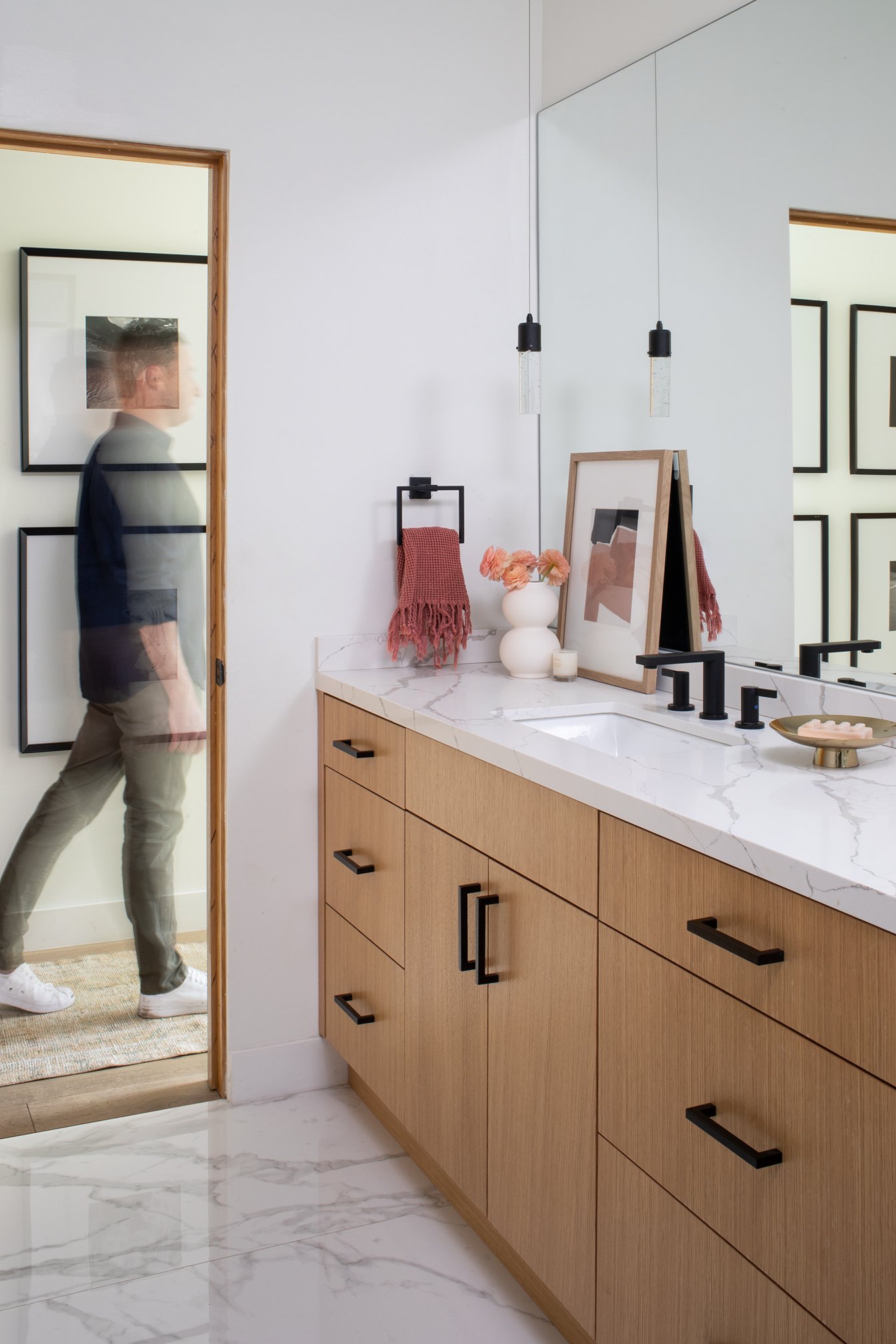 JessicaMintzHome_MeghanBobPhoto_MainBath_V2_WEB.jpg