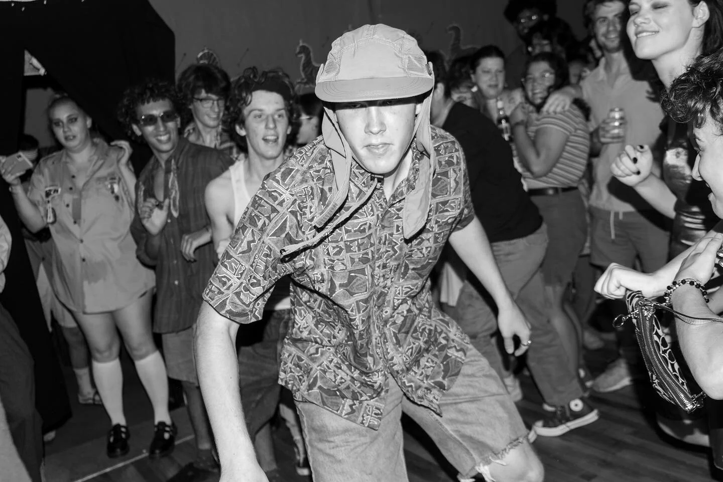 pit report @thepalacejawn 

thx to @houseshowphilly 
@dummmypasss 
@raaviband 
@destructodiskfanclub 
@mayaxlucia