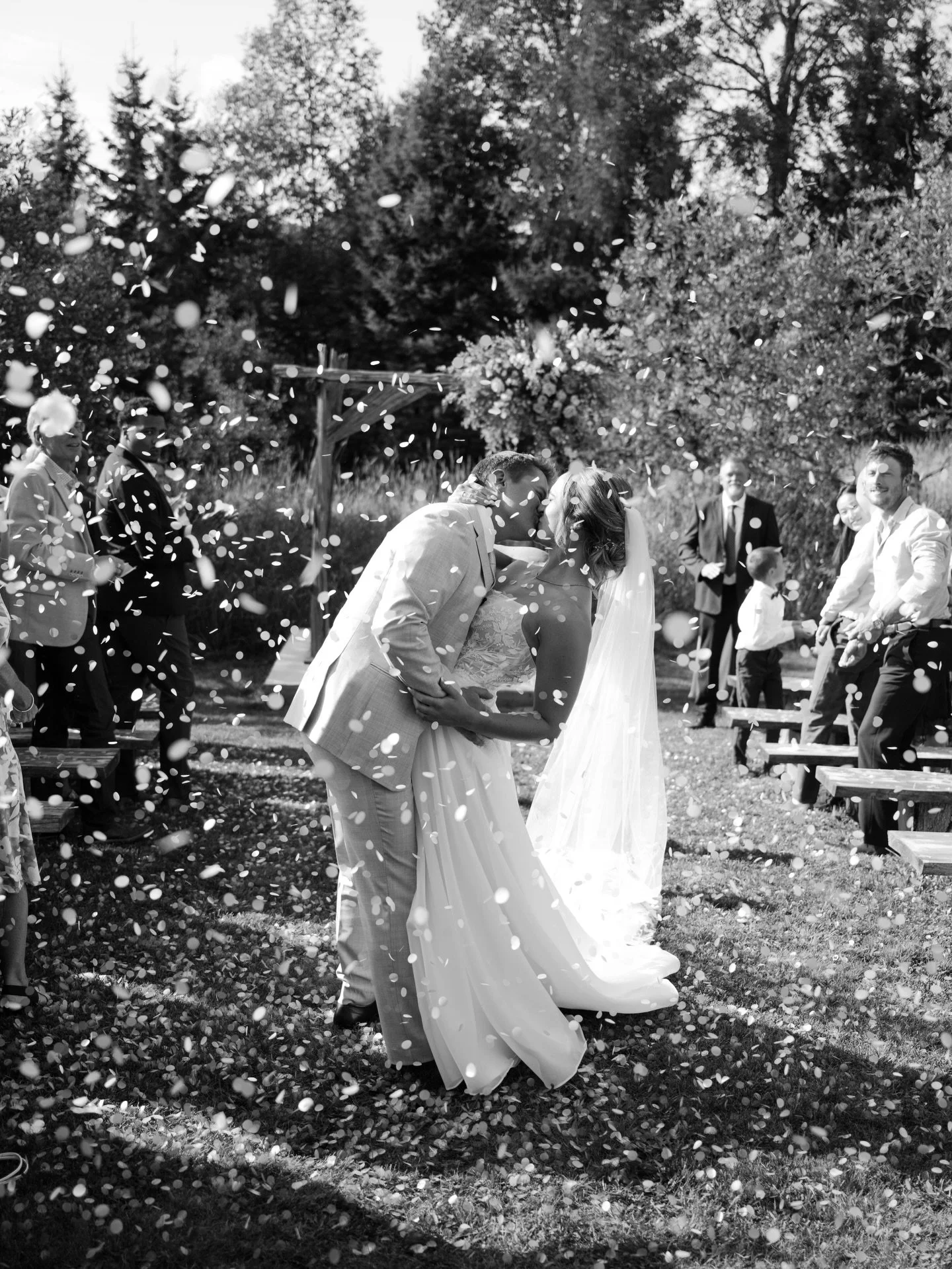 some favourite black and whites from Jon + Steph&rsquo;s fall wedding in Muskoka 🖤

I&rsquo;m team get all the shots you want on your wedding day. Documenting the raw authentic moments comes first but I genuinely love adding in the more editorial ph