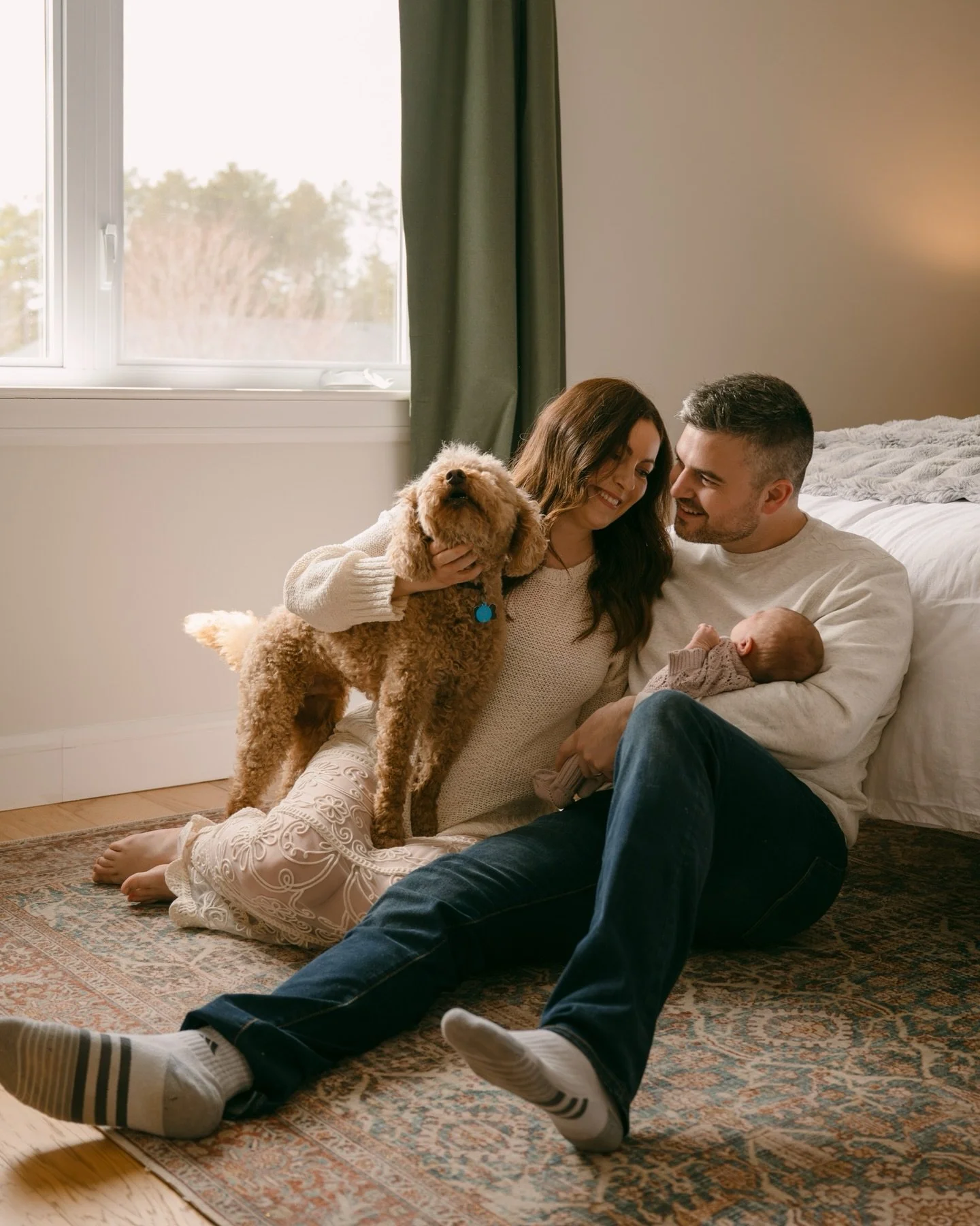 meeting lots of little loves this spring and I&rsquo;ve be having so much fun photographing these new milestones in the comfort of homes 🫶🏻✨

Wishing everyone a wonderful Easter weekend 🐇 💕🕊️