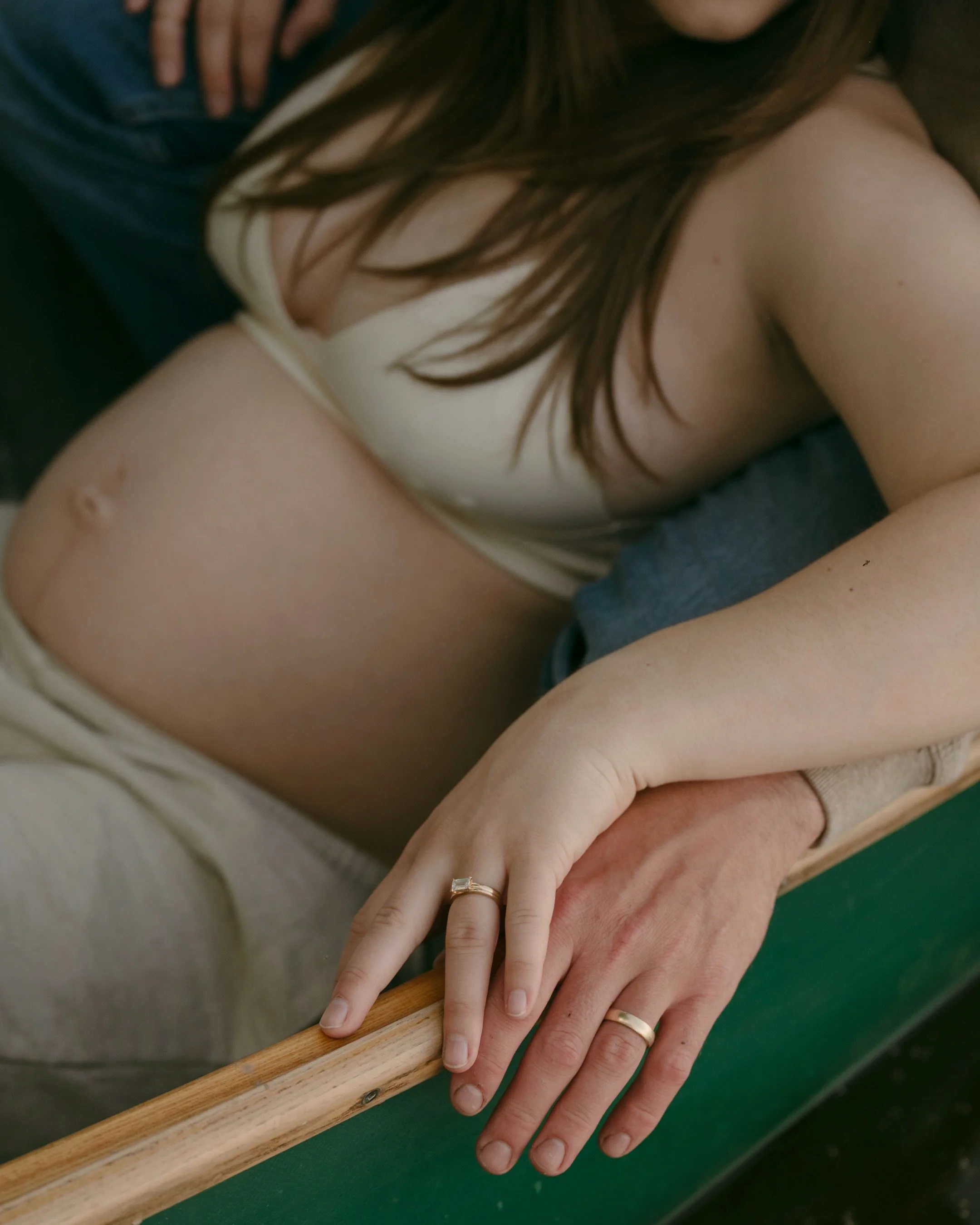 Just the sweetest little maternity session to kick off those summer vibes 🥹✨