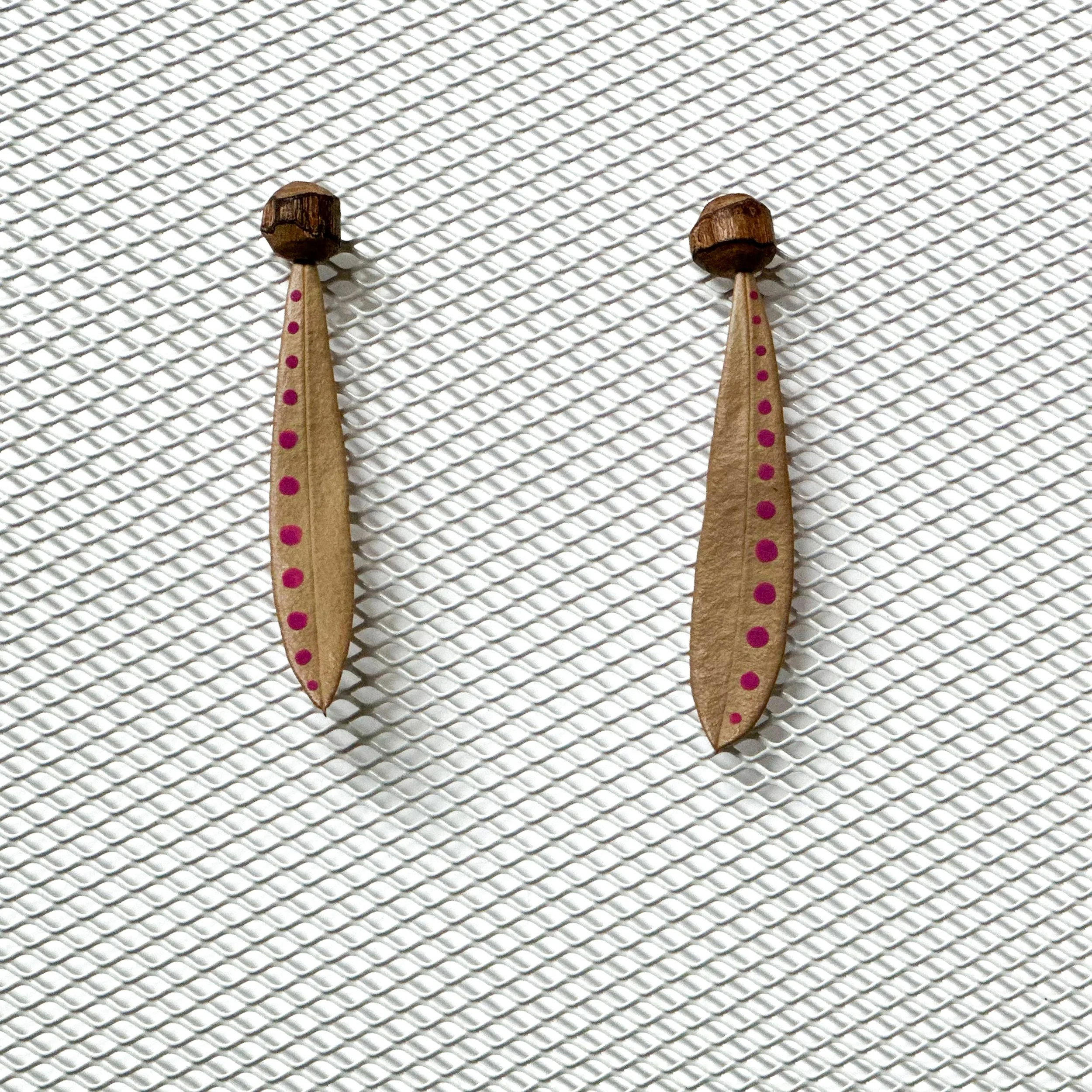 diy-leaf-spot-earrings2.JPEG