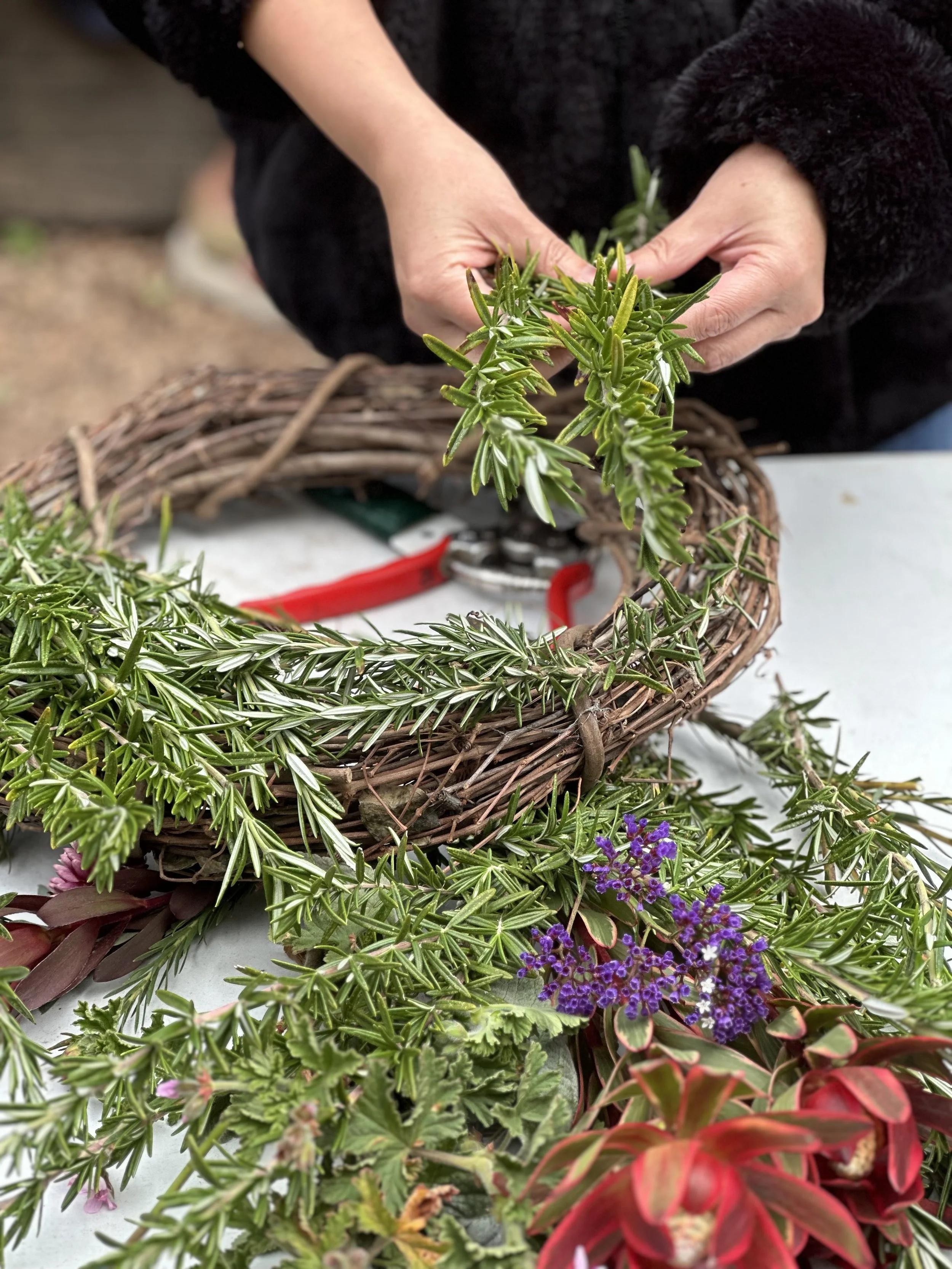 051725-wreathmaking-flower-crafting-gfe-IMG_9159.jpeg