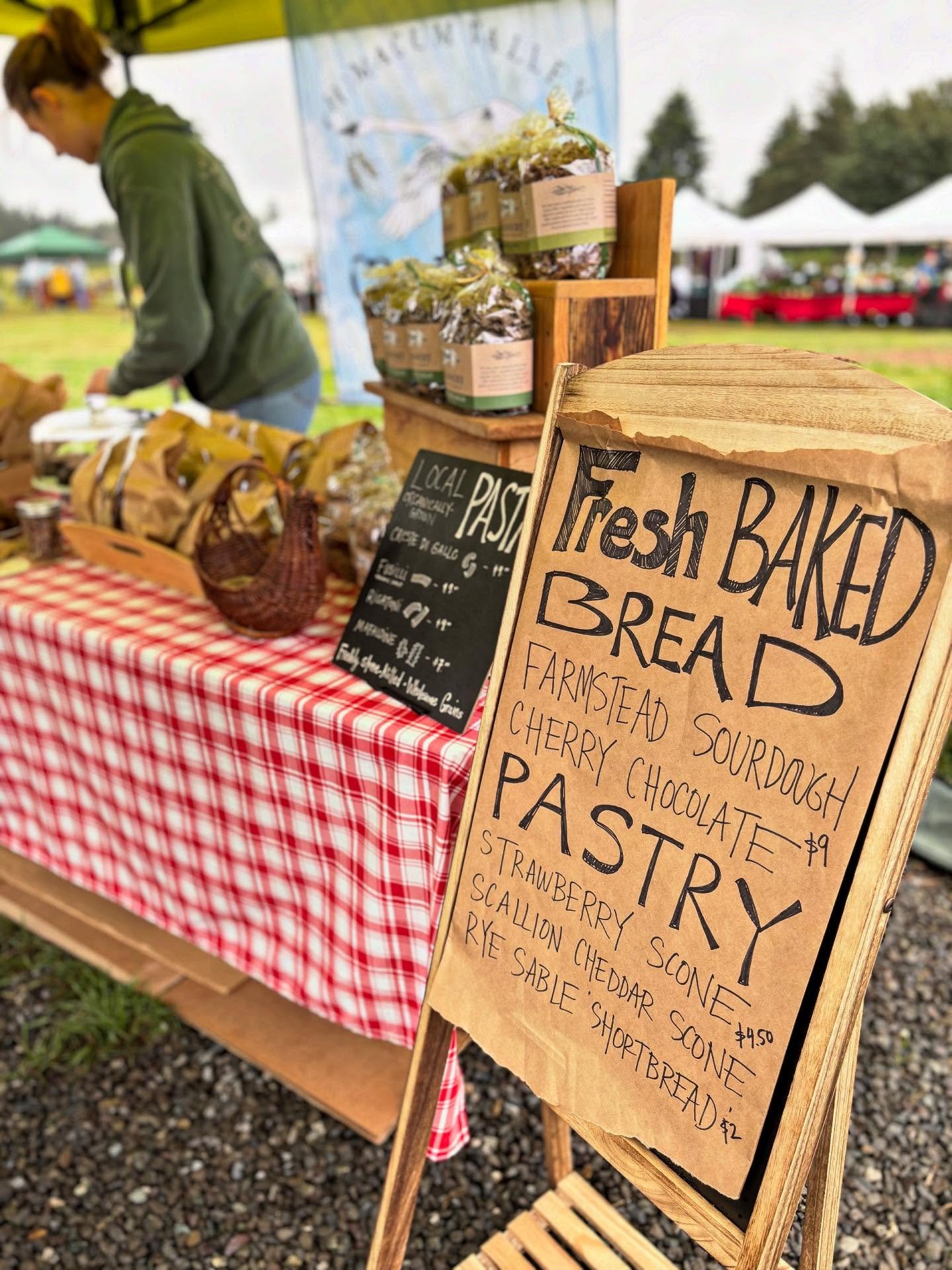HELP WANTED FOR PT FARMERS MARKET 
🍞🥖🫓💚
Howdy Neighbors, 
Chimacum Valley Grainery is looking for a market assistant to help host our booth at the delicious and dynamic Port Townsend Saturday farmers market.  The position entails helping to load 