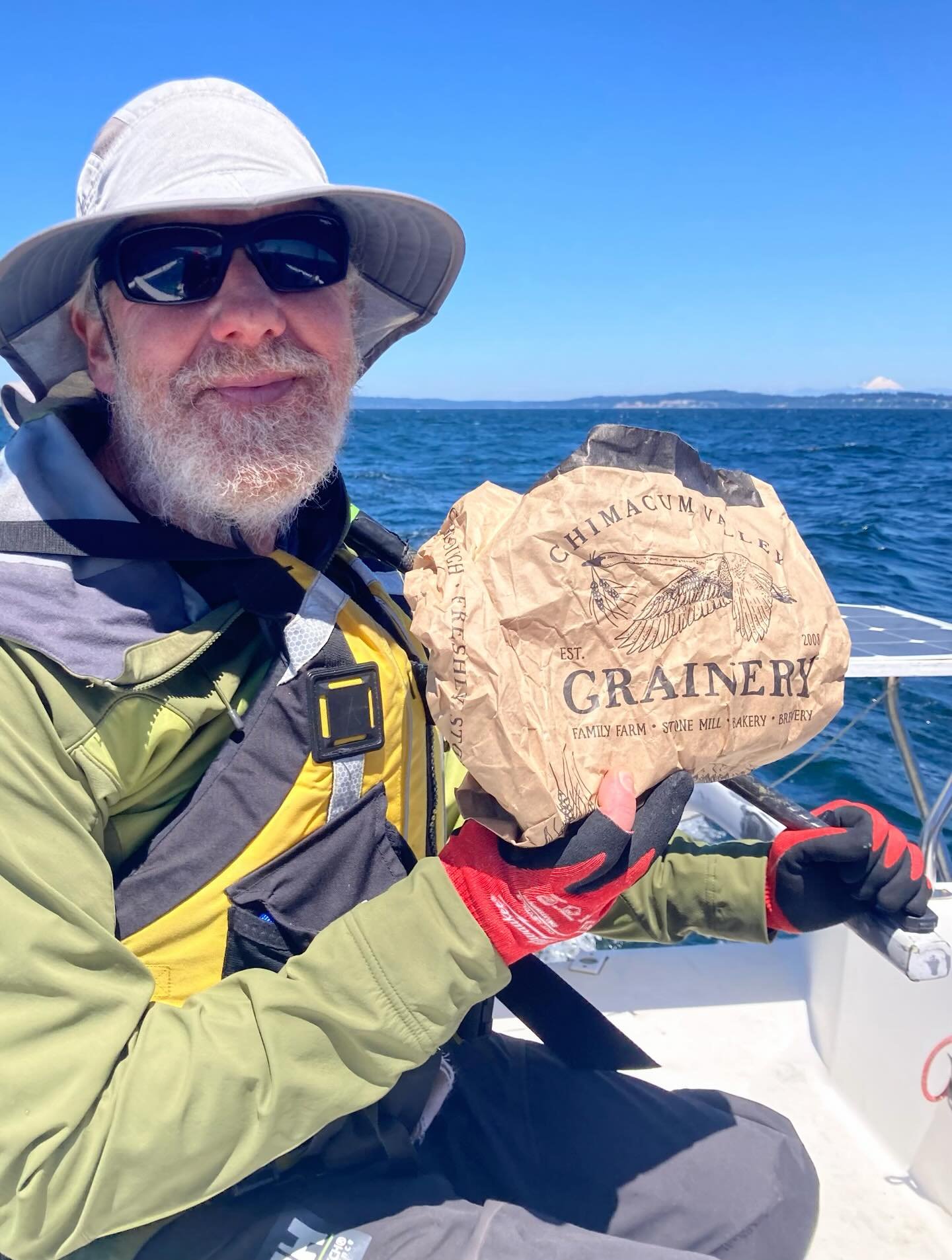 So many beautiful places to bring a fresh loaf of hearty, wholesome sourdough! Thanks to our friend Phil for demonstrating how to transport and enjoy a loaf by sail&hellip;