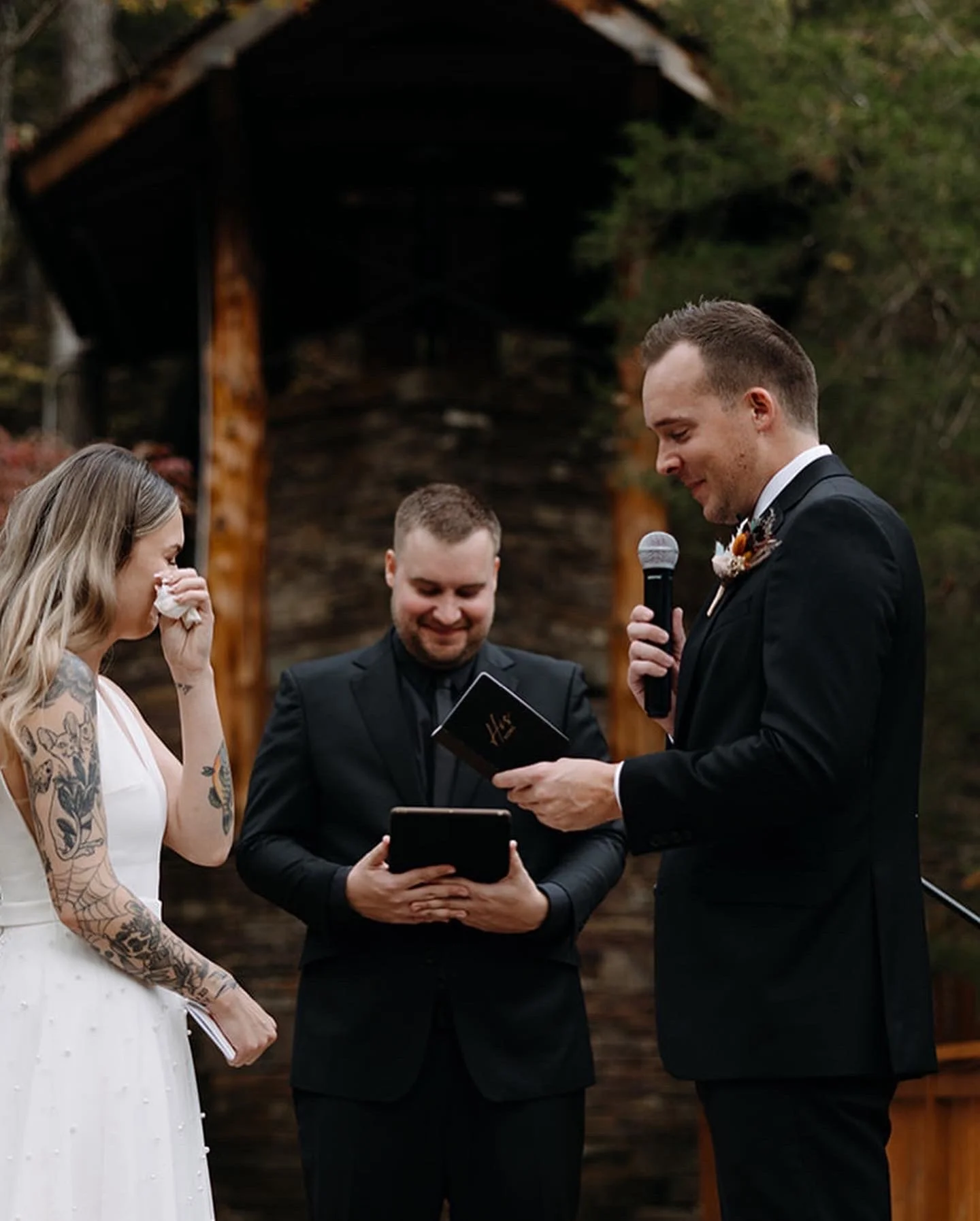 Happy anniversary to Cassidy + Jaron! 💀 🖤

Coordination &amp; design @stardustweddingsnwa 
Photos @countinthreesphoto 
Hair &amp; Makeup @hairbydulcesito @elevatedarkansas 
Venue: Ponca Creek Lodge @buffalooutdoorcenter 
DJ @elitebeatsnwa
Rentals @