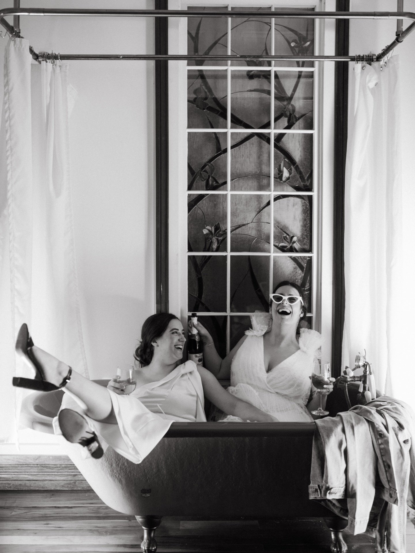 Happy (belated) anniversary to Sarah and Maisie!

Photo @eliseabigailphoto