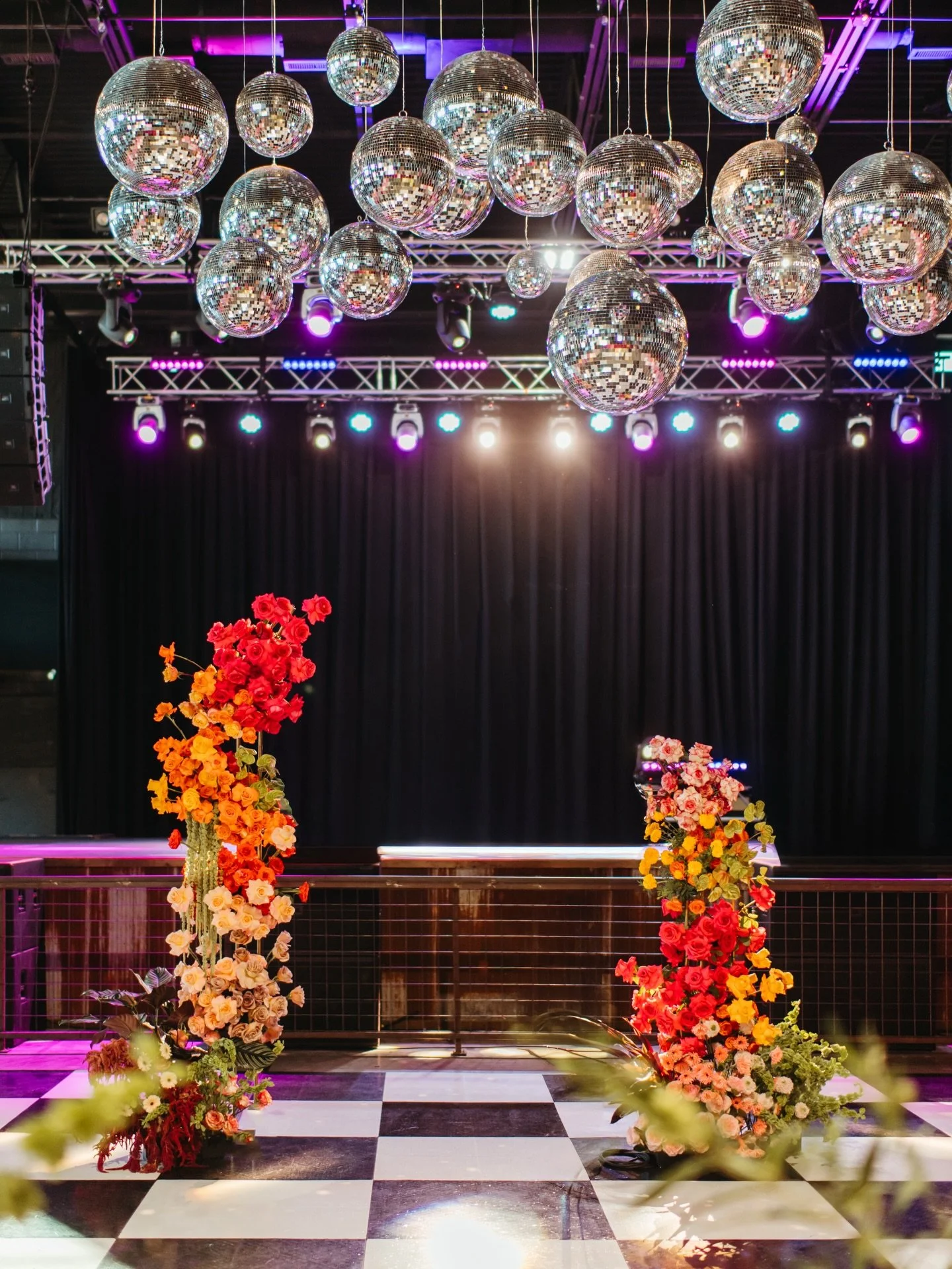 Florals are an important part of most weddings. Flowers add color, texture, and personality to a ceremony and reception. 

Here are a few things to keep in mind when planning for your florals:

✨Be open to substitutions. While it&rsquo;s great to hav