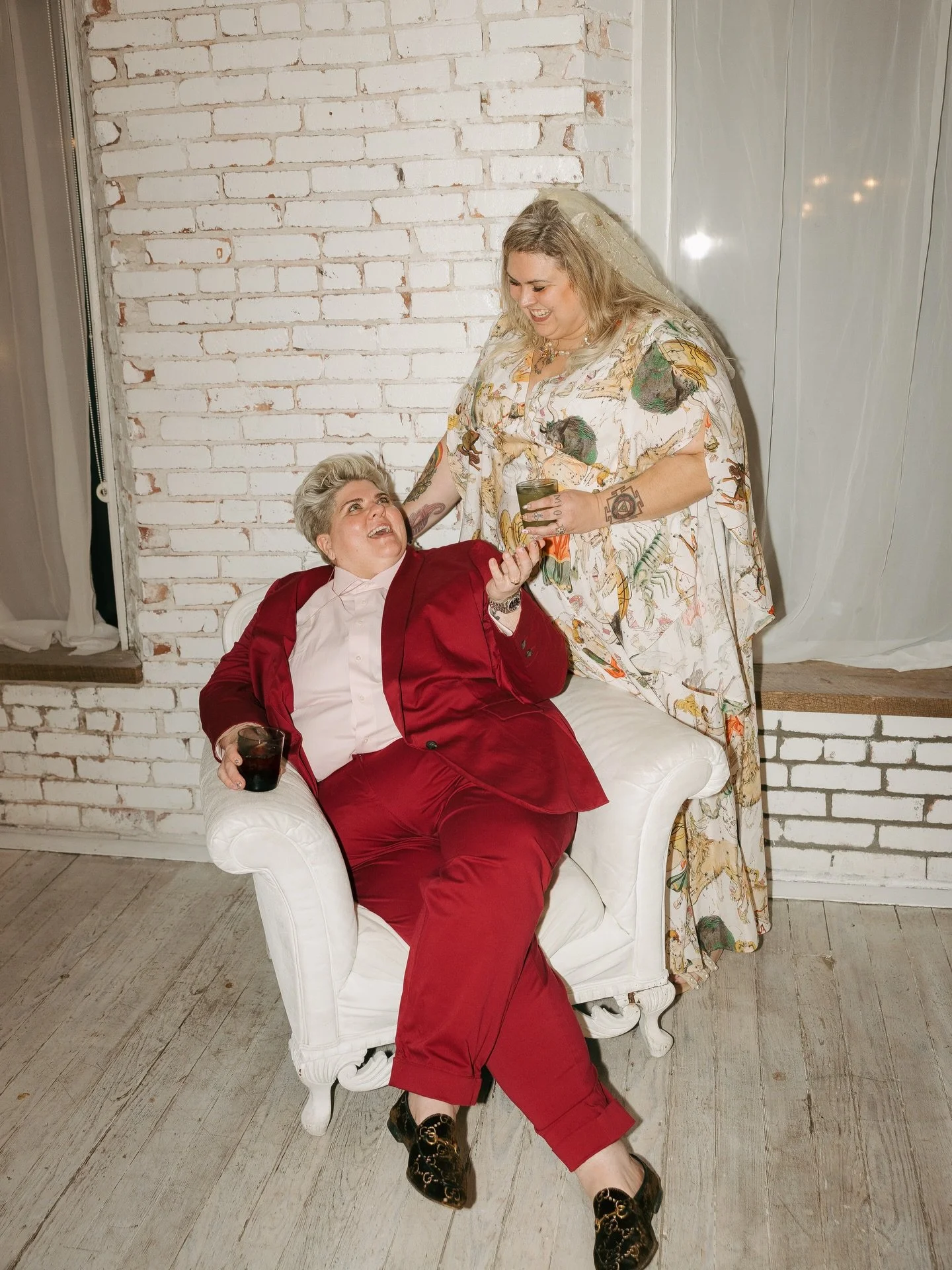 ✨The night before ✨

Photography @leiataberiephoto @keelymontoyaphotography
Planning and Design @stardustweddingsnwa 
Venue @theravington
Florist @theflowerslinger
Catering @thesouschef.co
Bar @renditioncandc 
Rentals @alchemy_event_rentals 
Lighting