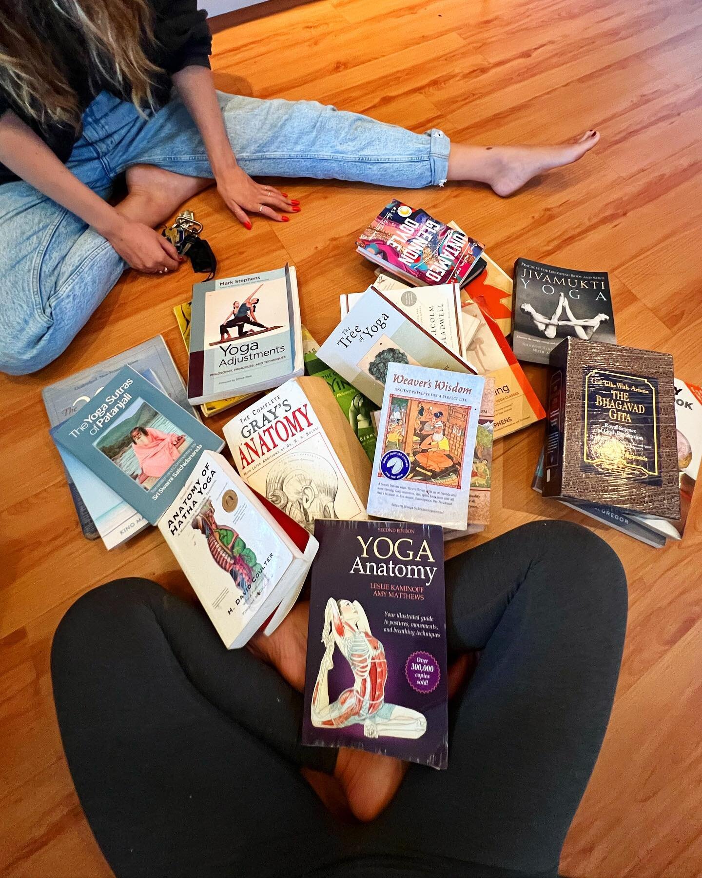 Thank you @longoria.art.kauai for inspiring our new lending library for teachers and students through your generous gifts! 📚✨If you are curious to explore the philosophical, psychological or physiological aspects of Yoga in tandem with a physical as