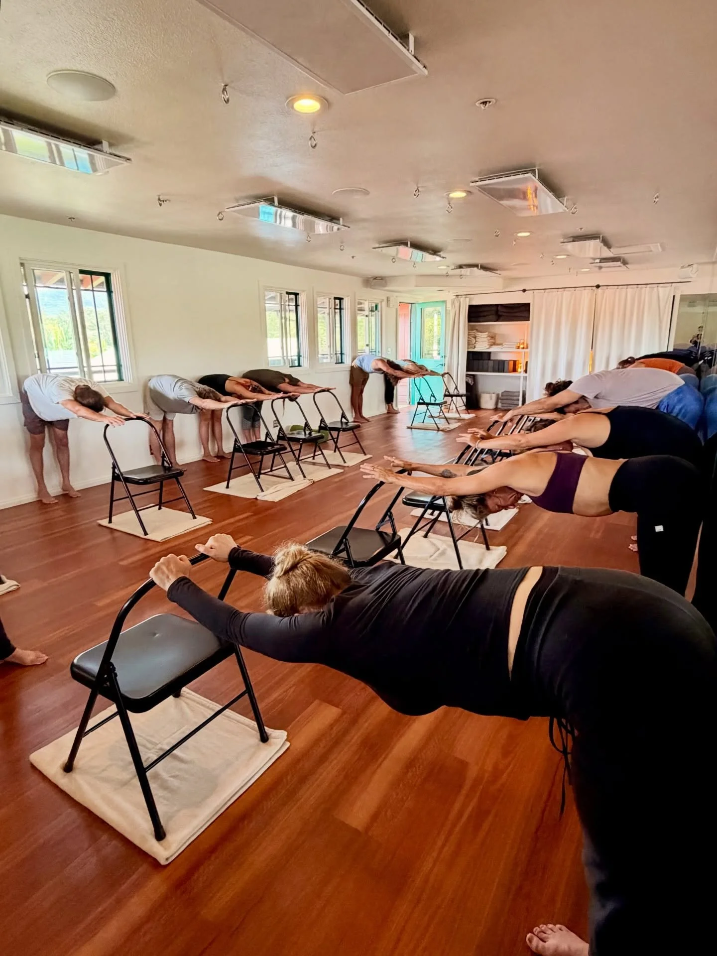 A fortifying and fulfilling weekend together in practice.

Thank you @yogaontheinside and all of the students who showed up with a deep interest and willingness to receive these teachings by strengthening our bodies steading our minds and opening our