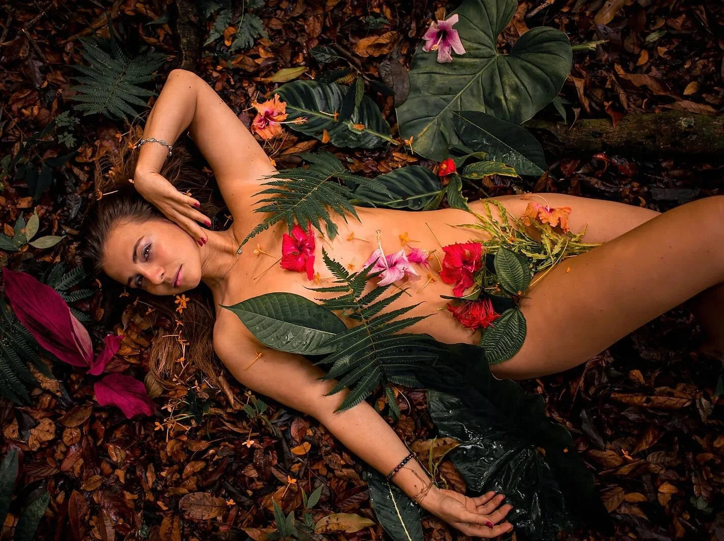 Sun in Taurus 🌺✨ What a beautiful experience I had dressing this divine woman in flowers &amp; leaves for this feminine earth goddess photoshoot. 

This series was inspired by a Tarot card she pulled during our Birth Chart reading, just like her, th