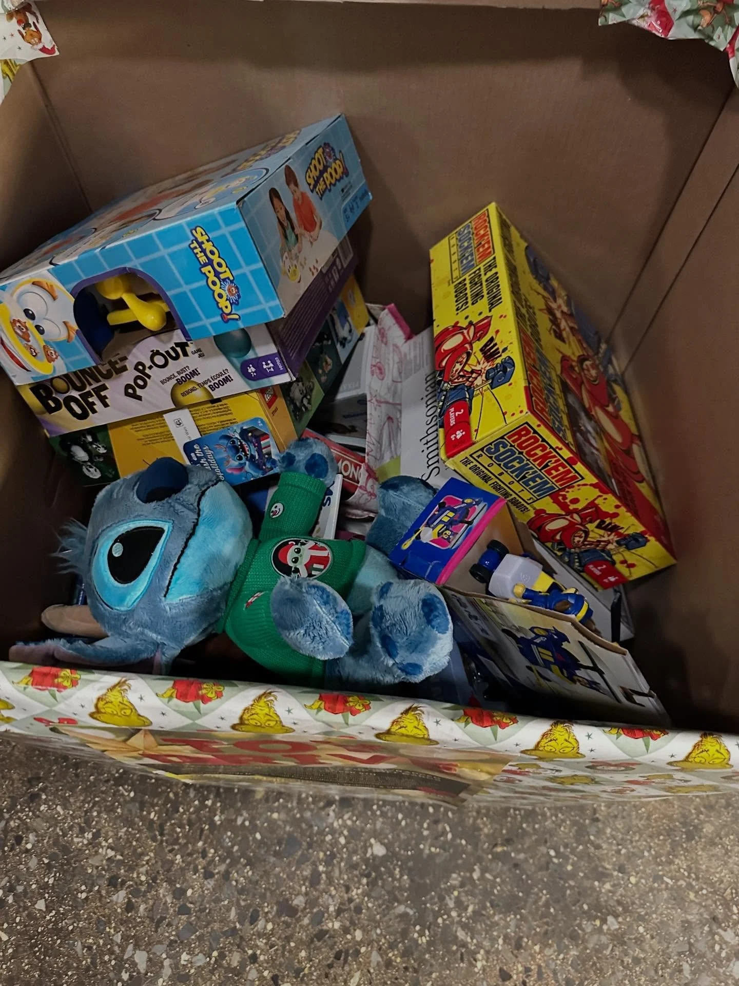 What a great Saturday Night! Local Live Bands all night! Good things happen when the community comes together! We've collected 2 full boxes of can goods and 1 gigantic box of toys for the kids! Our hearts 💕 are warm this holiday season! ❤️🙏❤️🎅🏻@t