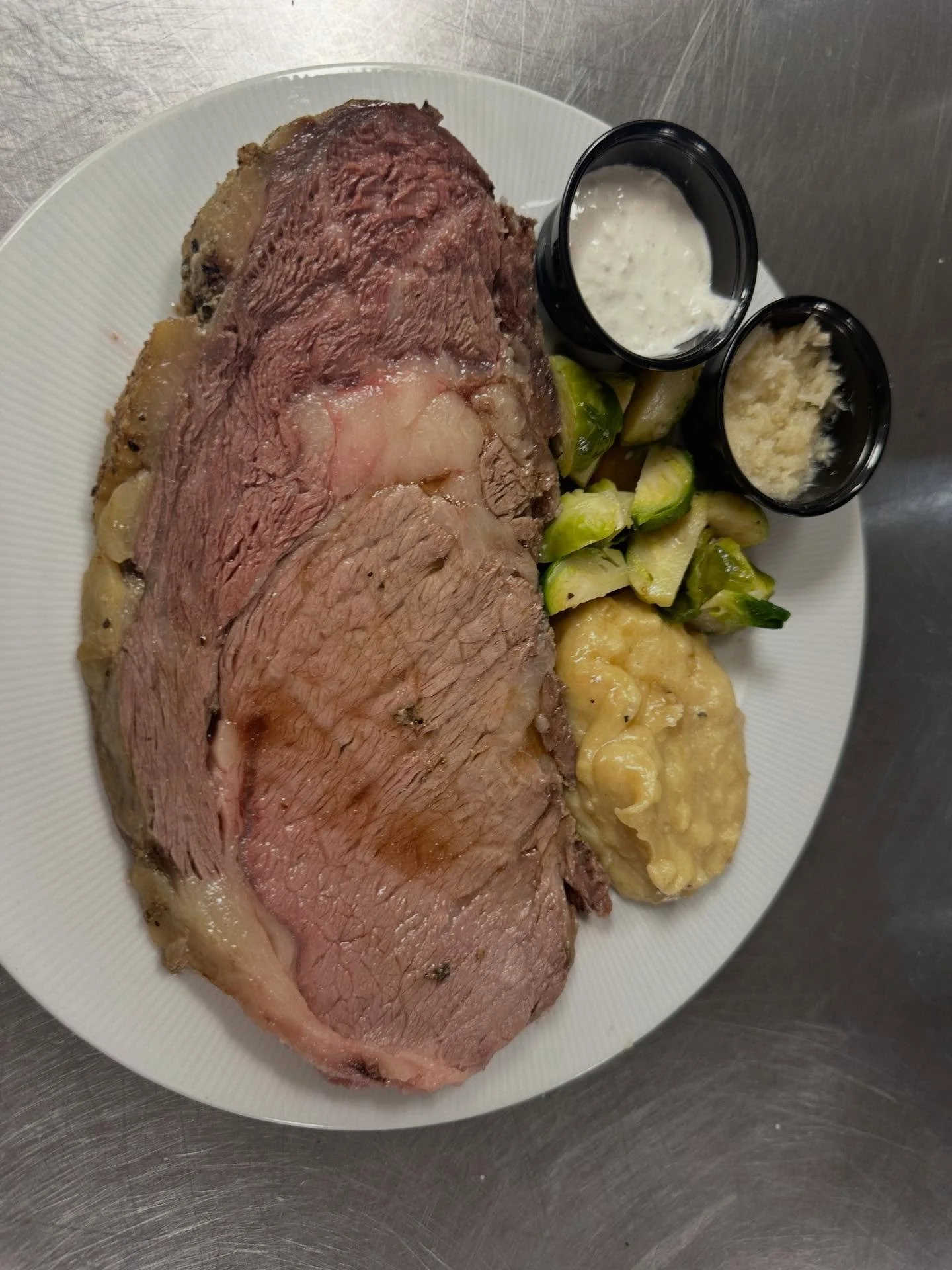 Happy Saturday to all our Tennessee Avenue Beer Hall peeps! We've got a great day for you! 
🎅🏻 Brunch it up from 11a-2p, $5 Bloodys &amp; Mimosas!
🎅🏻 College Football Drink and Food specials all day and night!! See photo below for info!
🎅🏻 PRIM