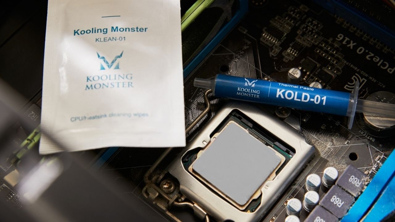 Cómo aplicar pasta térmica a un CPU- [2023 Guía para principiantes paso a  paso] - Kooling Monster