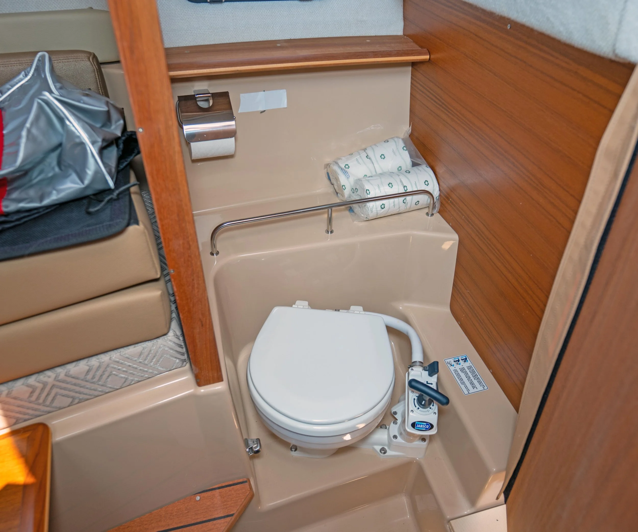 Ranter Tug interior head vberth.jpg