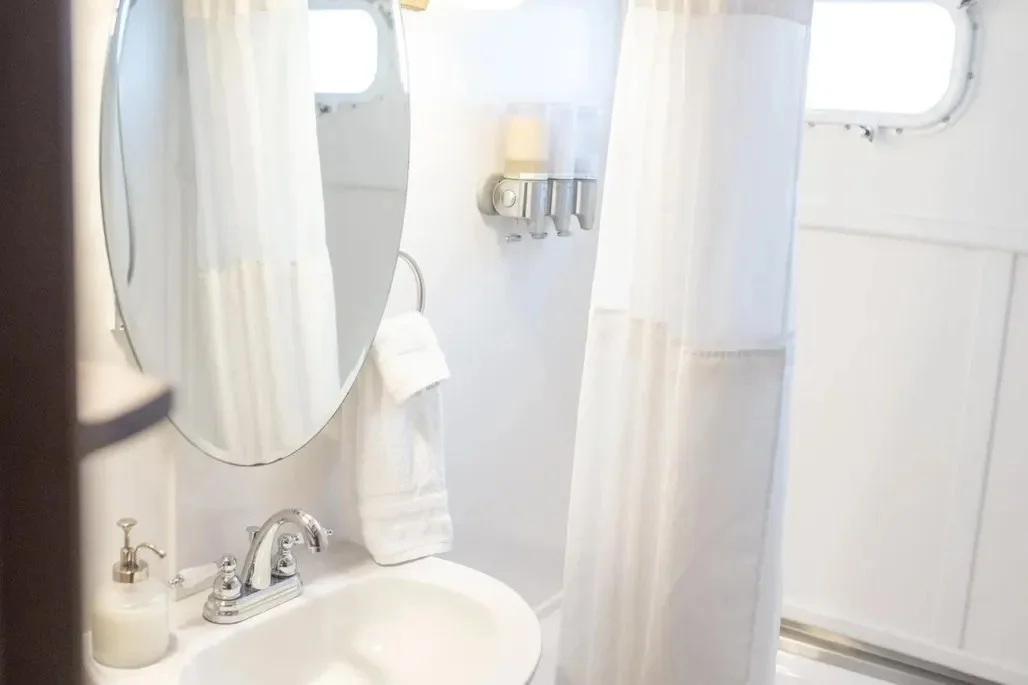 YLC listing 1932 Grand Classic Yacht 78ft head.jpg