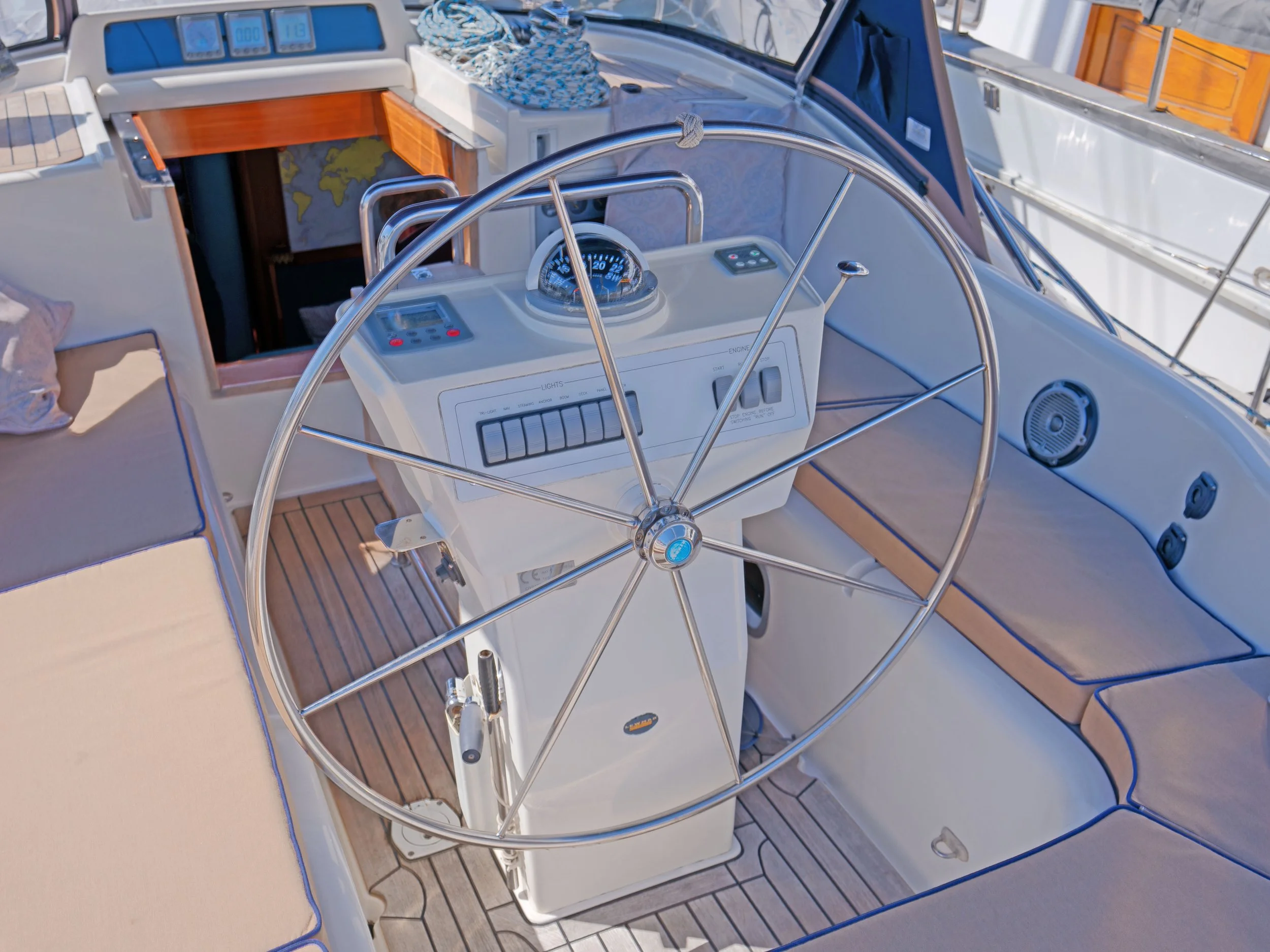 10 Oyster Exterior Helm.jpg