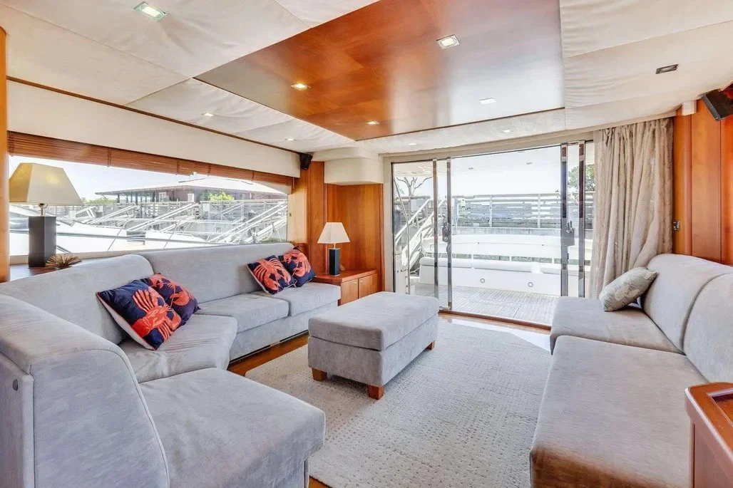 YLC 2009 Sunseeker Manhattan 70 saloon.jpg