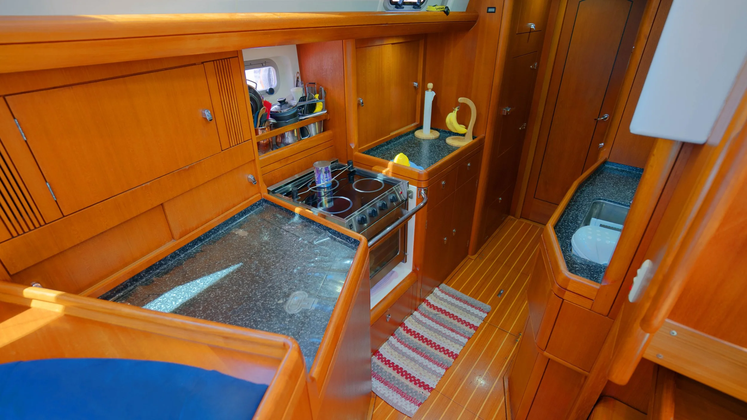 4-2 Oyster Interior galley 2.jpg