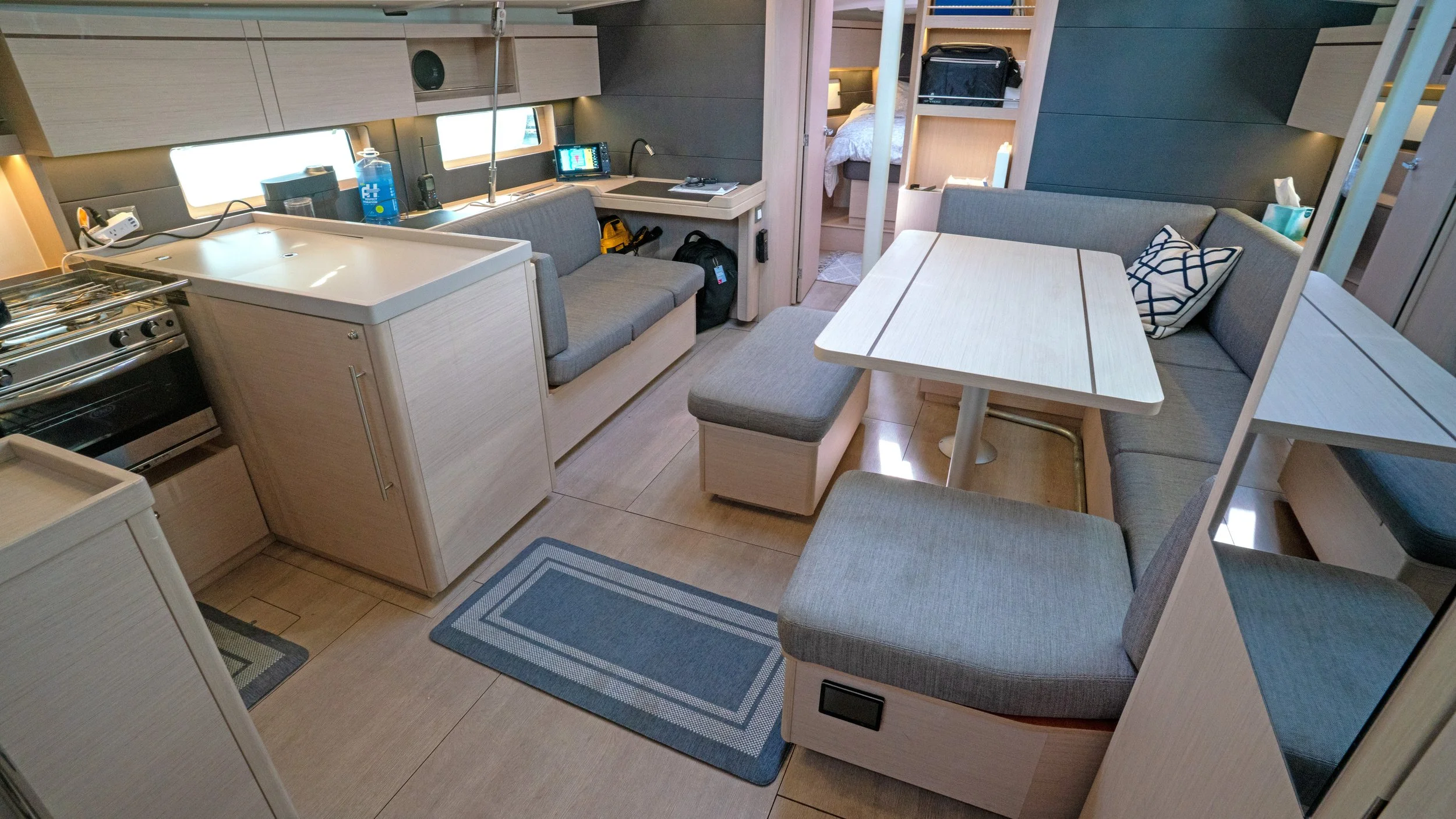 RBY Tom Beneteau 46 saloon.jpg