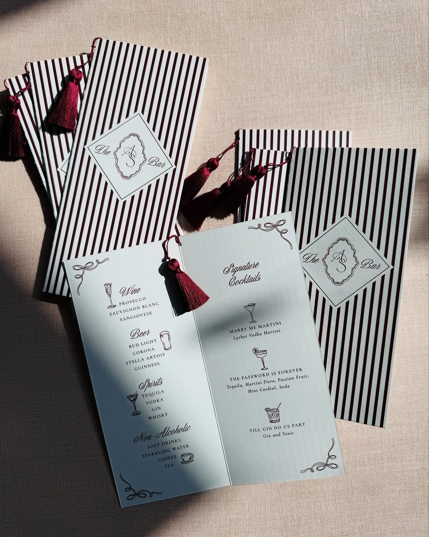 Lucky in Love at A+S&rsquo;s Engagement Party &hearts;️💍🍸
⠀
#stationery #paperandposte #customdesign #barmenu #drinkmenu #engagementparty #torontoevent