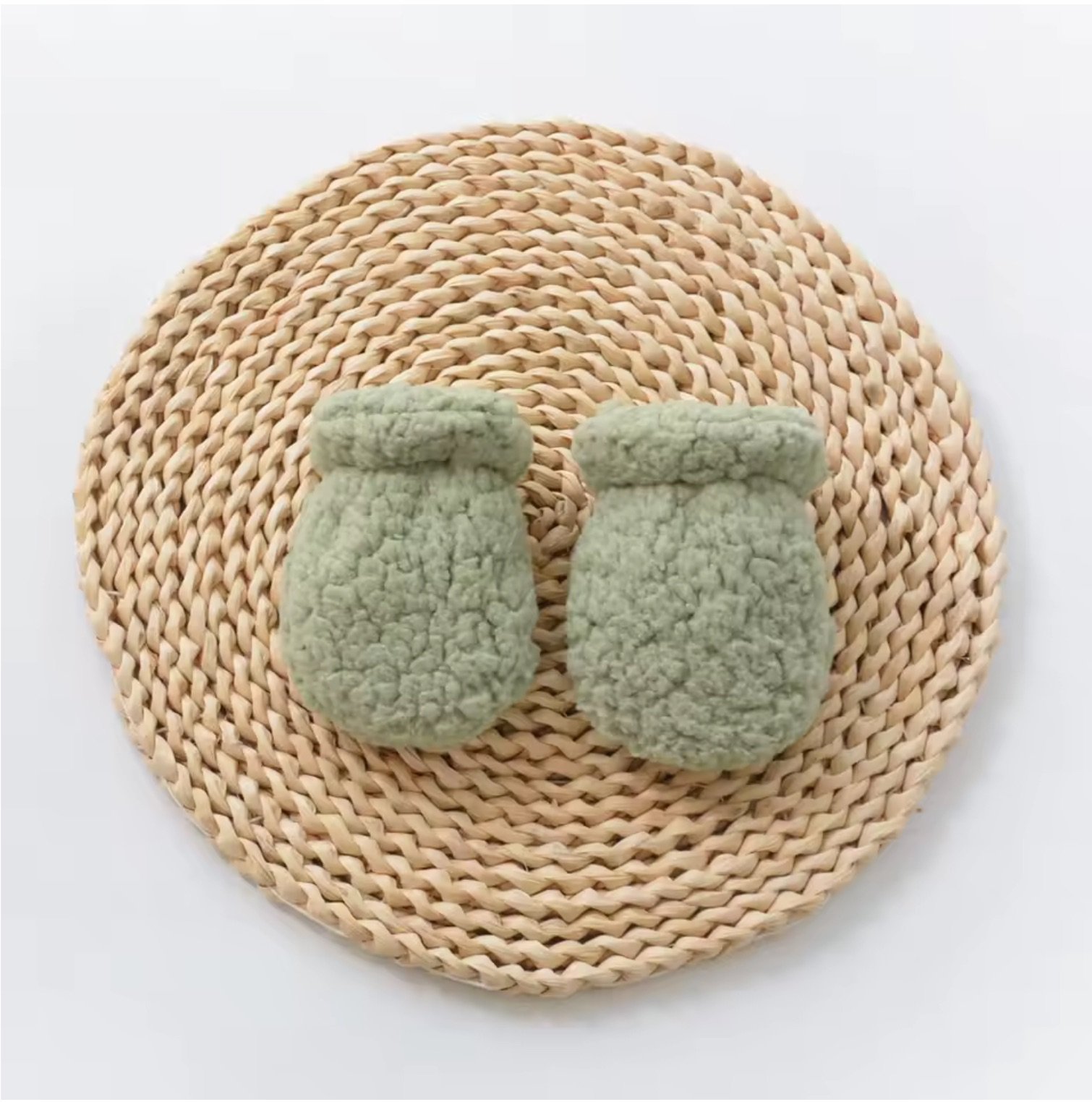 Warm newborn gloves